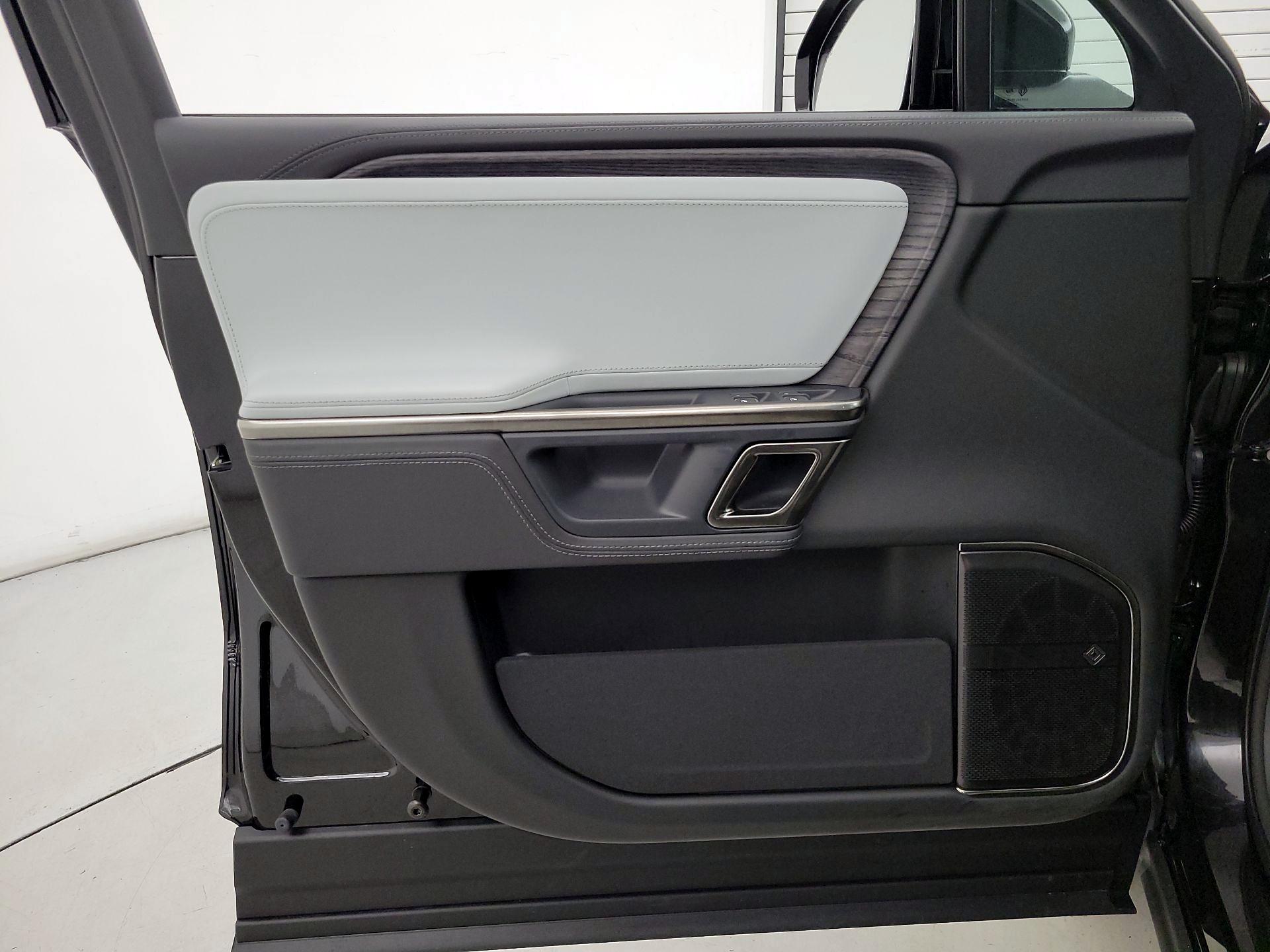 Thumbnail: 2023 Rivian R1S - 12