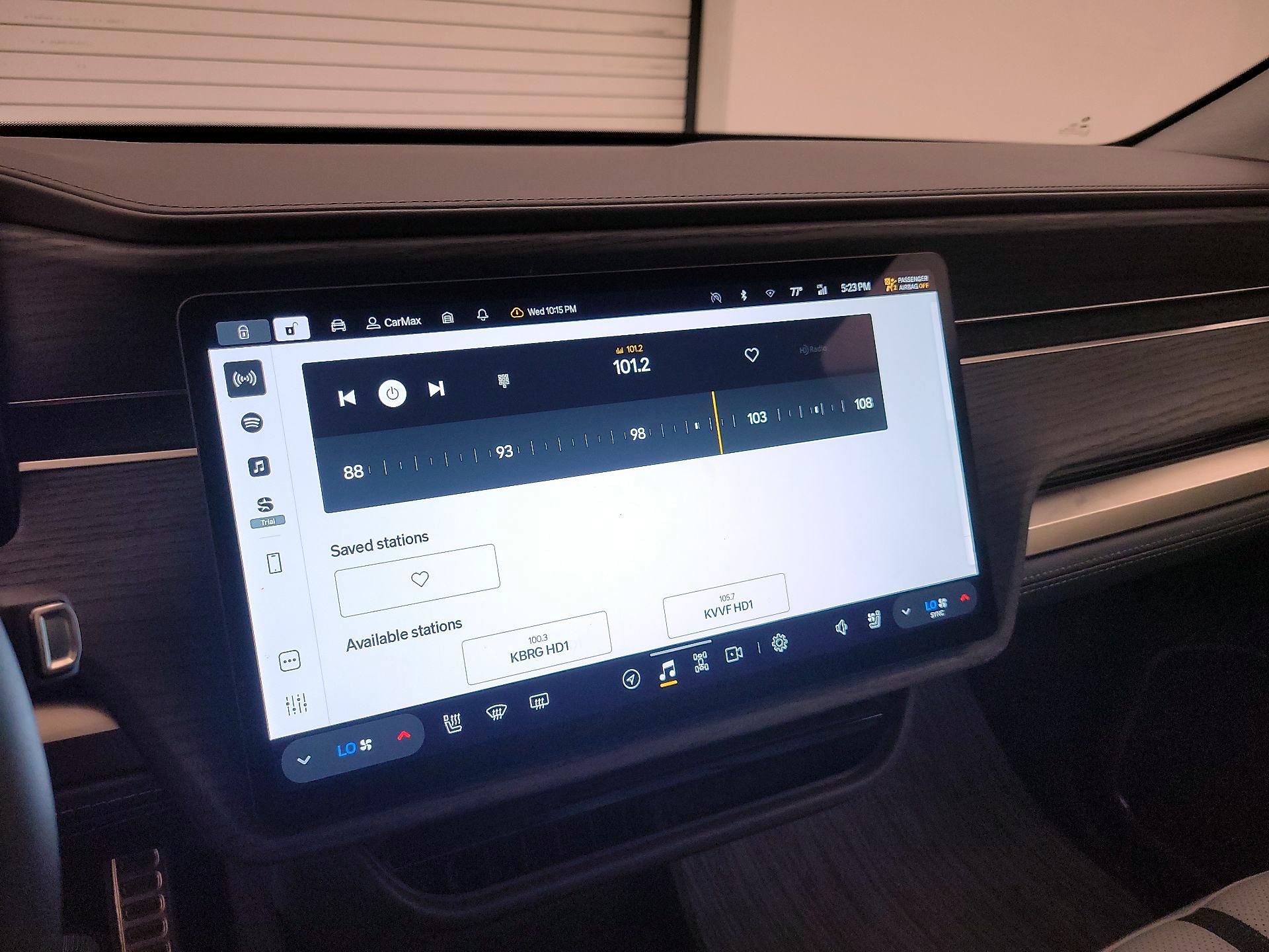 Thumbnail: 2023 Rivian R1S - 14