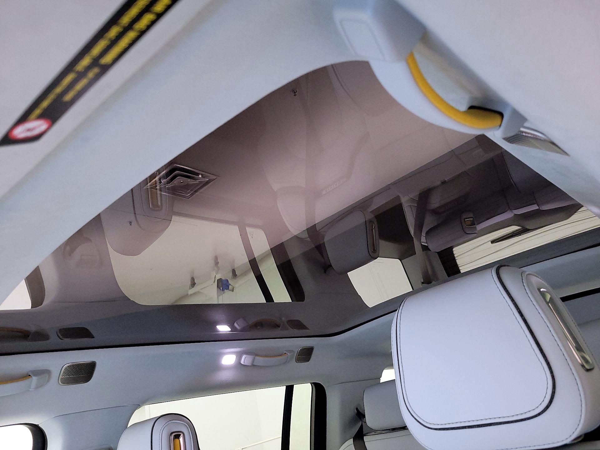 Thumbnail: 2023 Rivian R1S - 17
