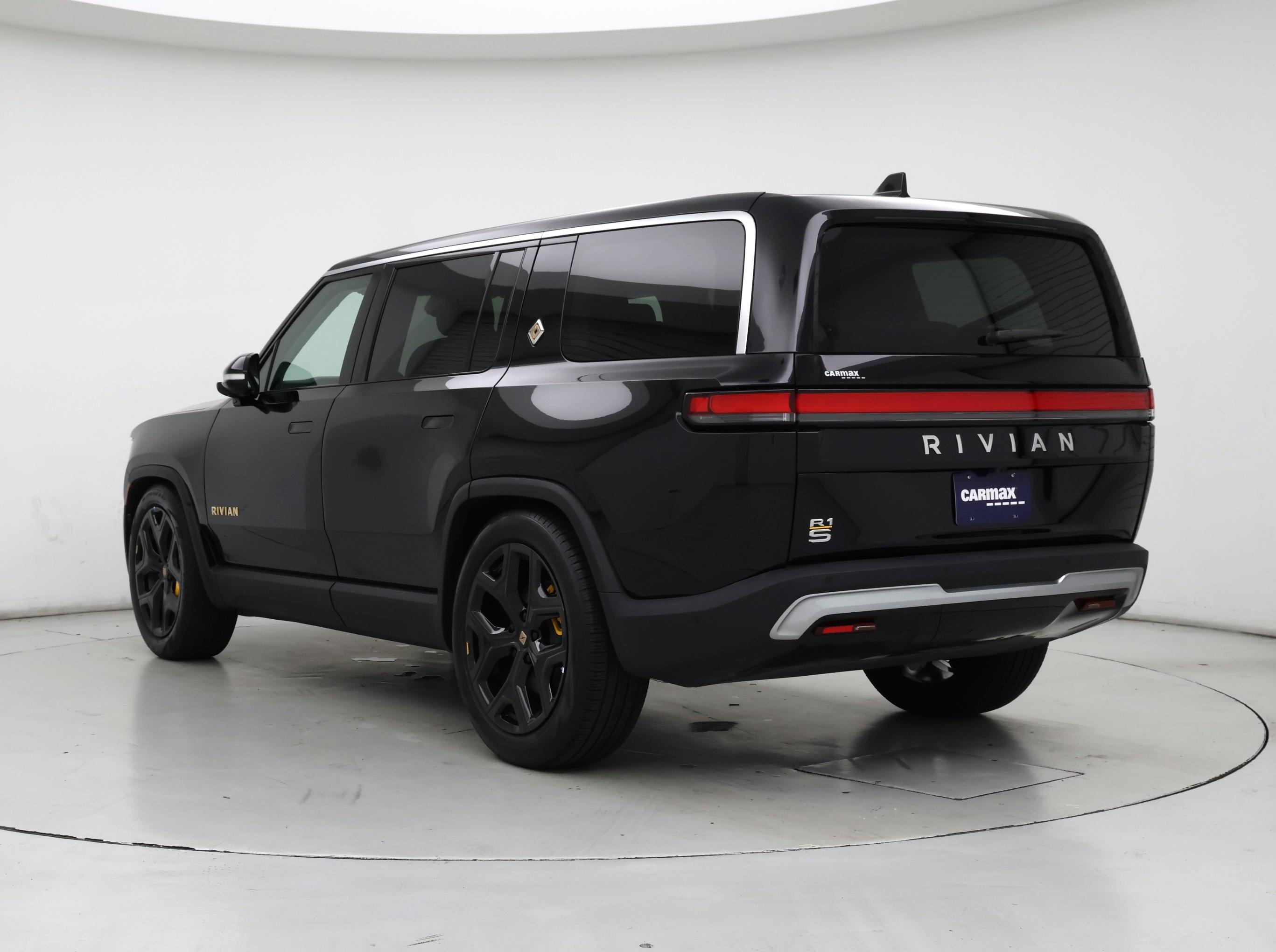 Thumbnail: 2023 Rivian R1S - 2