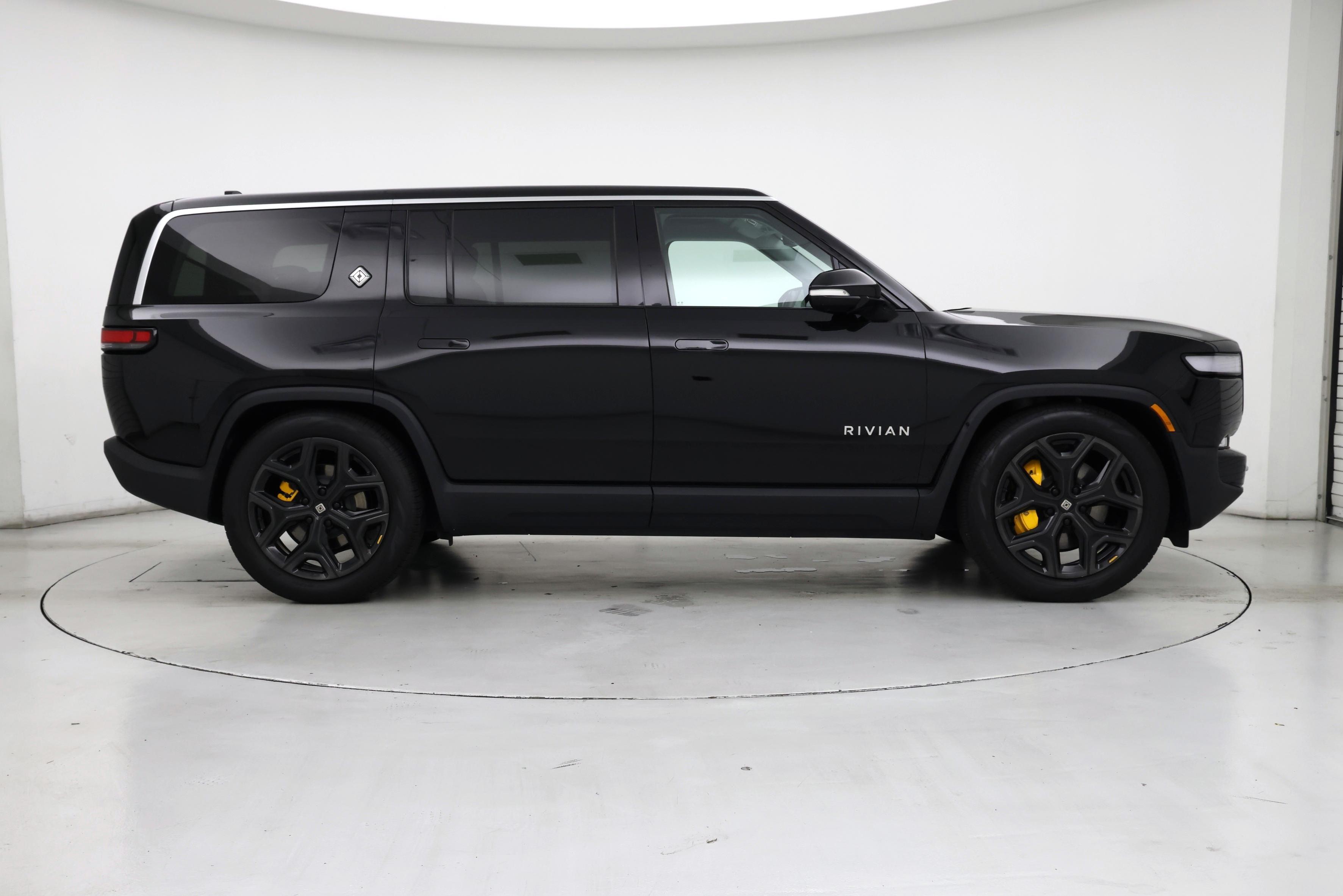 Thumbnail: 2023 Rivian R1S - 7