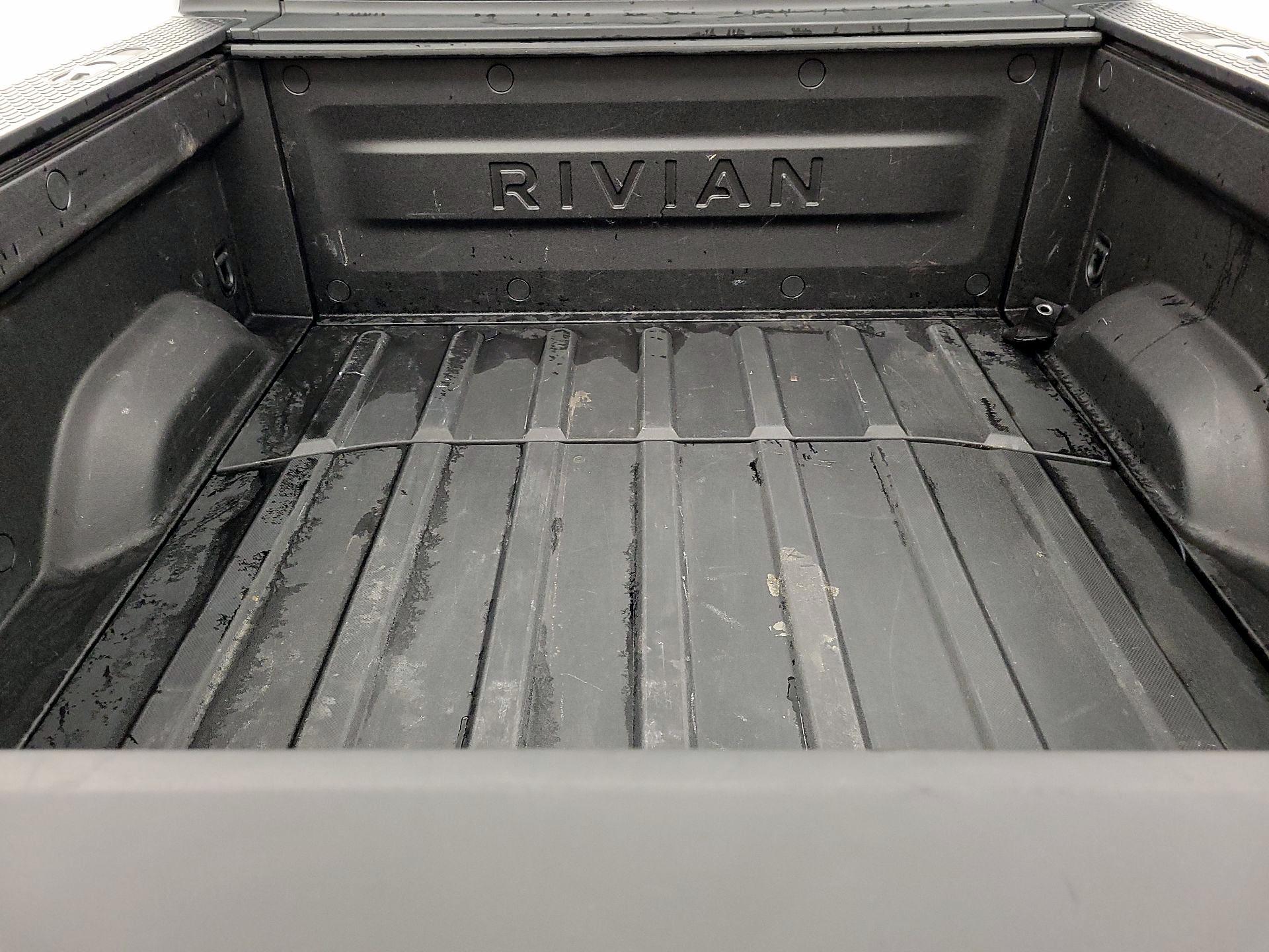 Thumbnail: 2022 Rivian R1T - 18