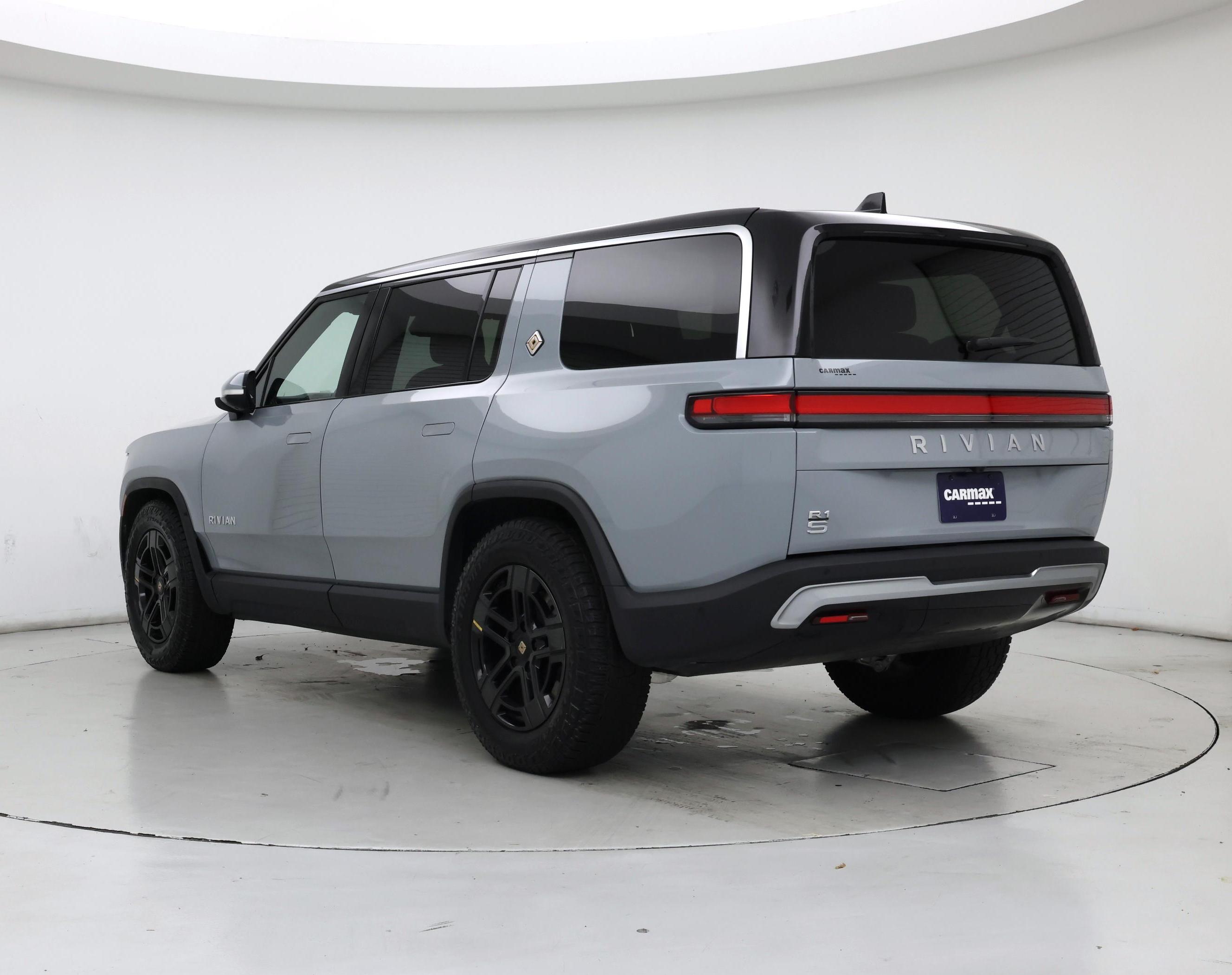 Thumbnail: 2024 Rivian R1S - 2