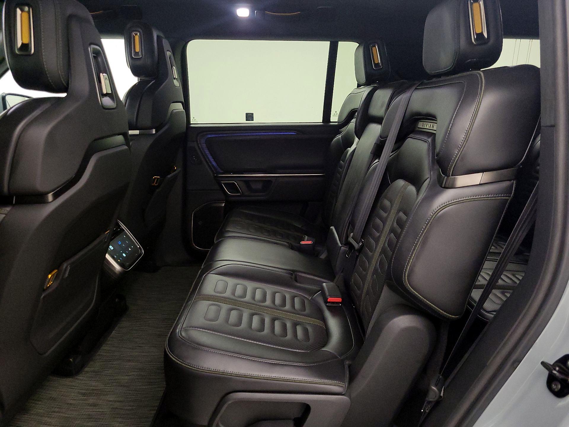 Thumbnail: 2024 Rivian R1S - 20