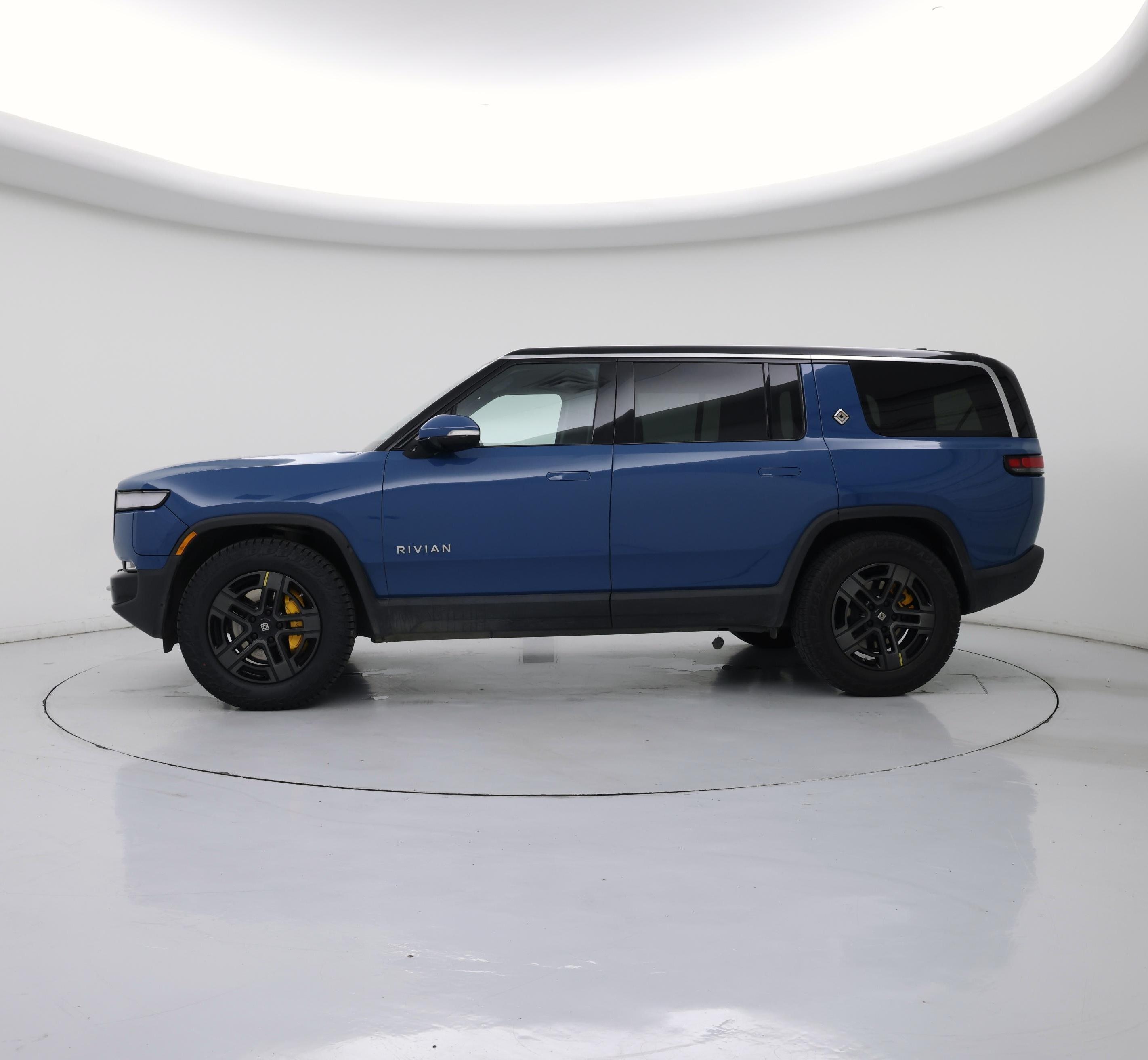 Thumbnail: 2023 Rivian R1S - 3