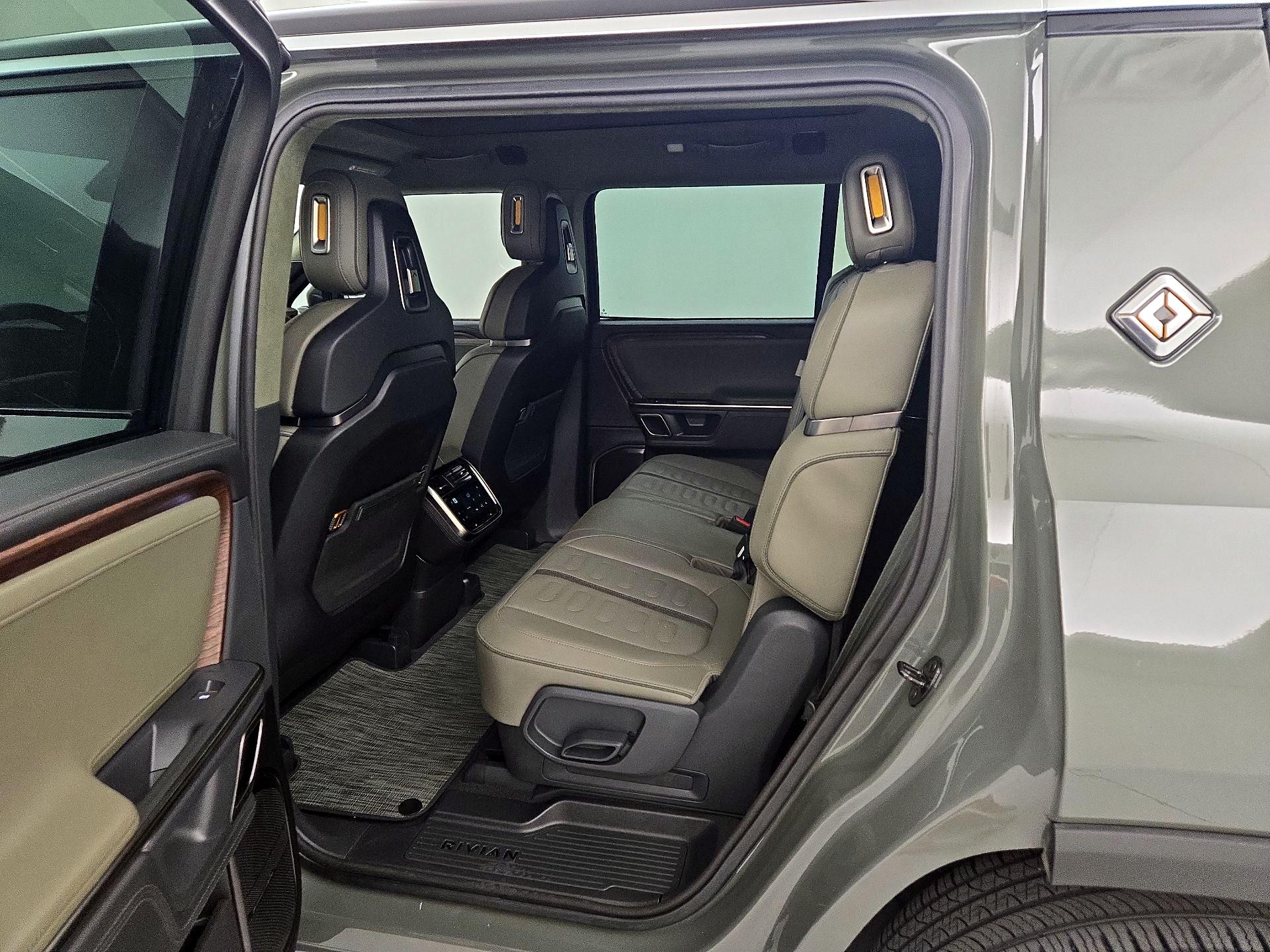 Thumbnail: 2023 Rivian R1S - 20