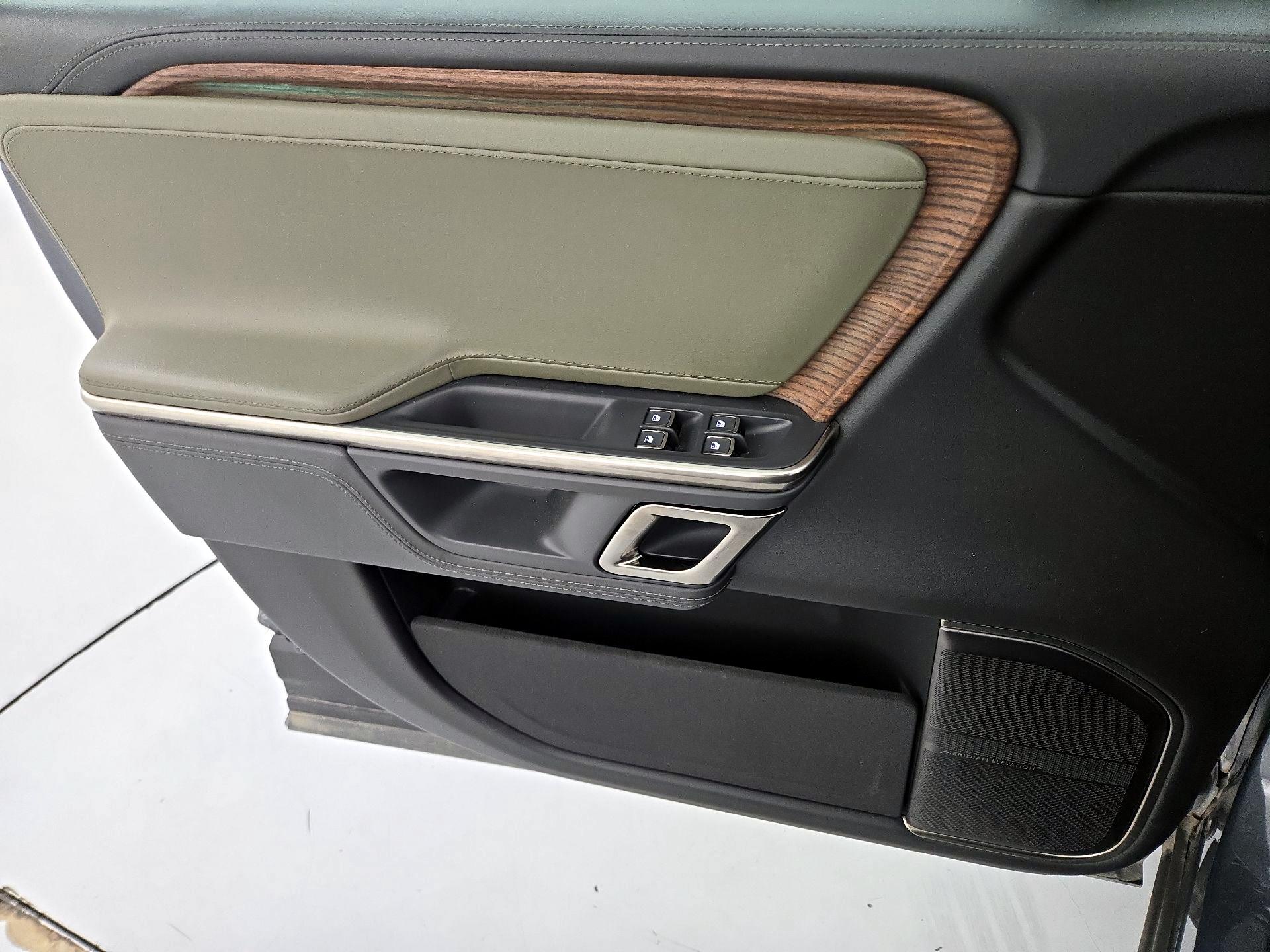 Thumbnail: 2023 Rivian R1S - 12
