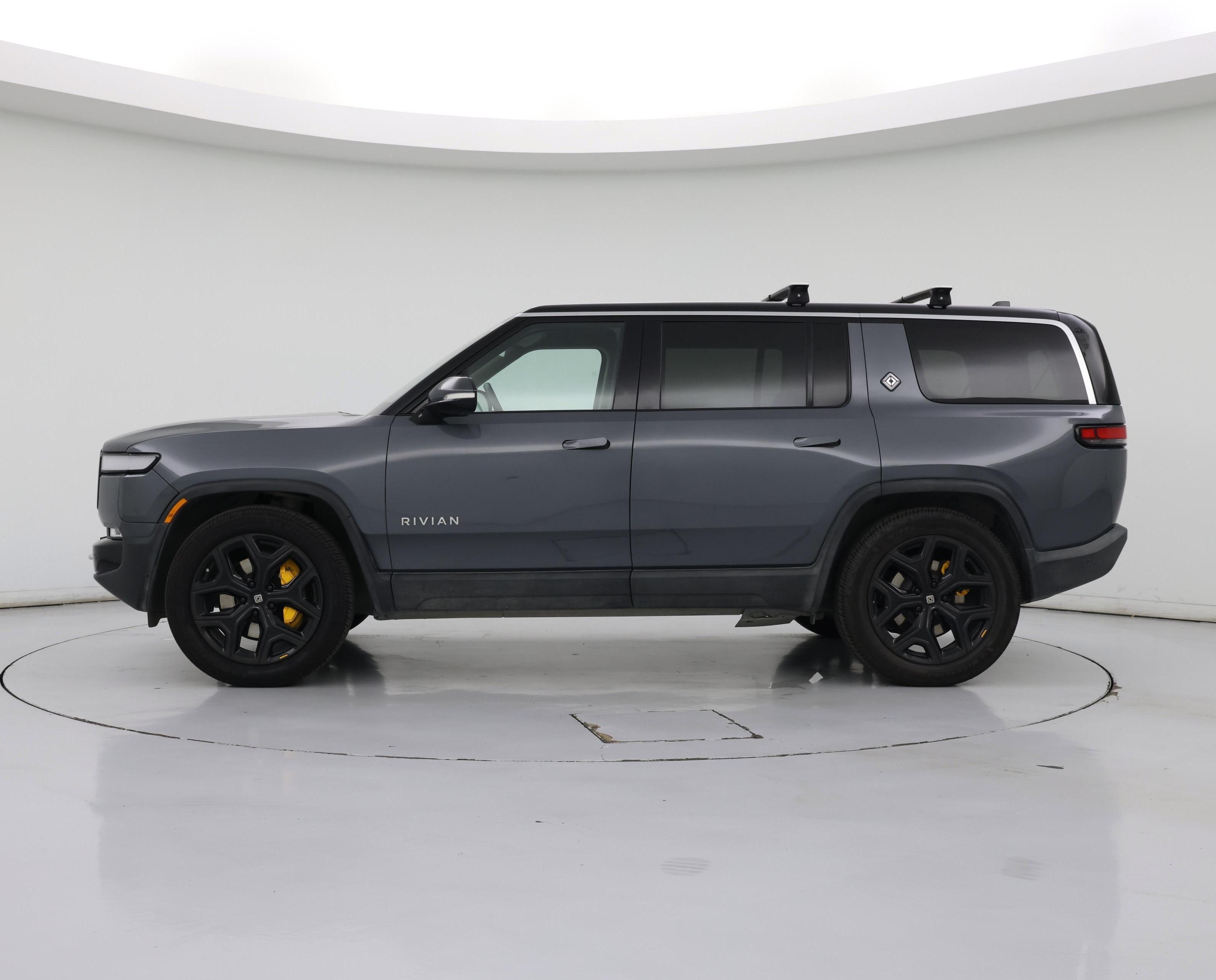 Thumbnail: 2023 Rivian R1S - 3
