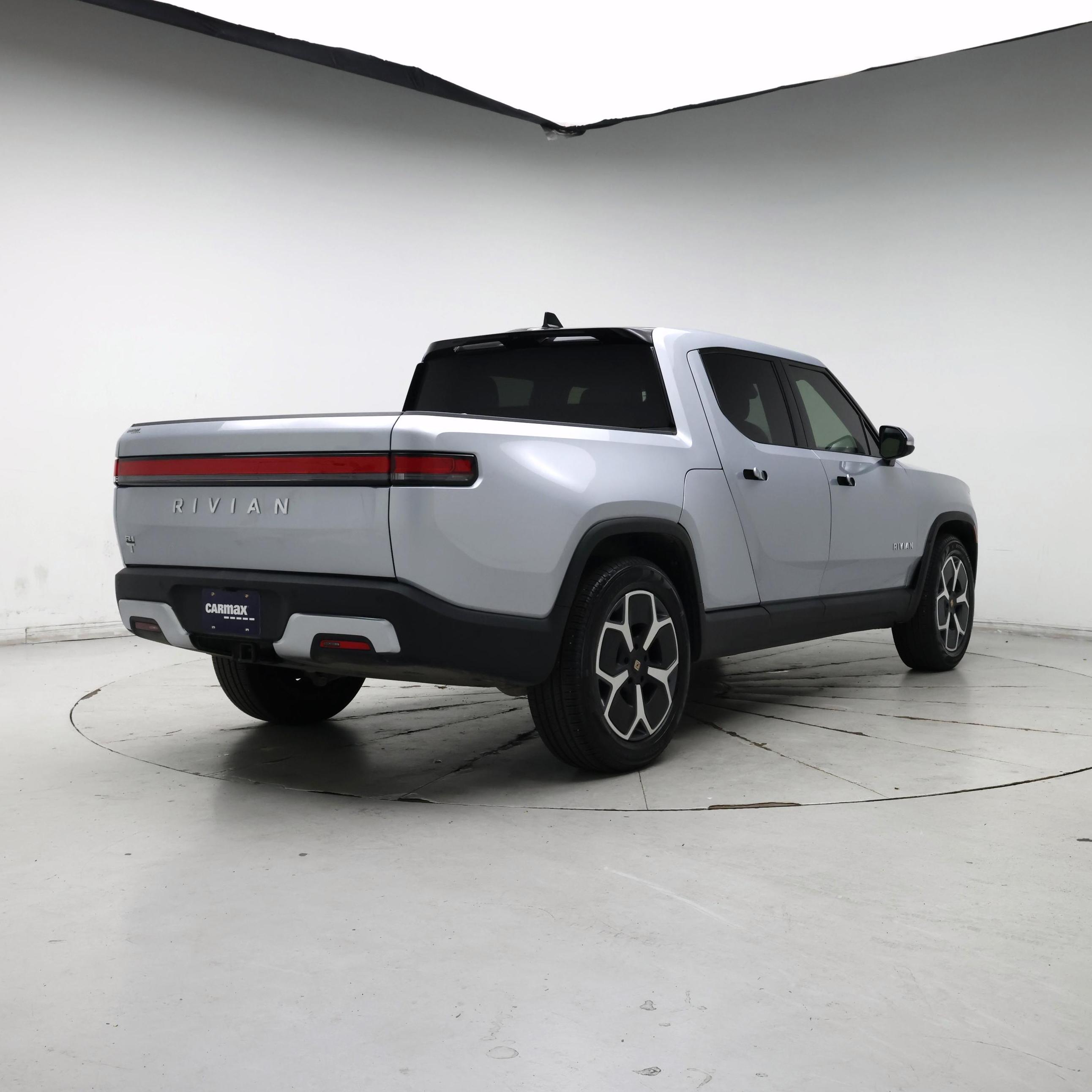 Thumbnail: 2024 Rivian R1T - 8