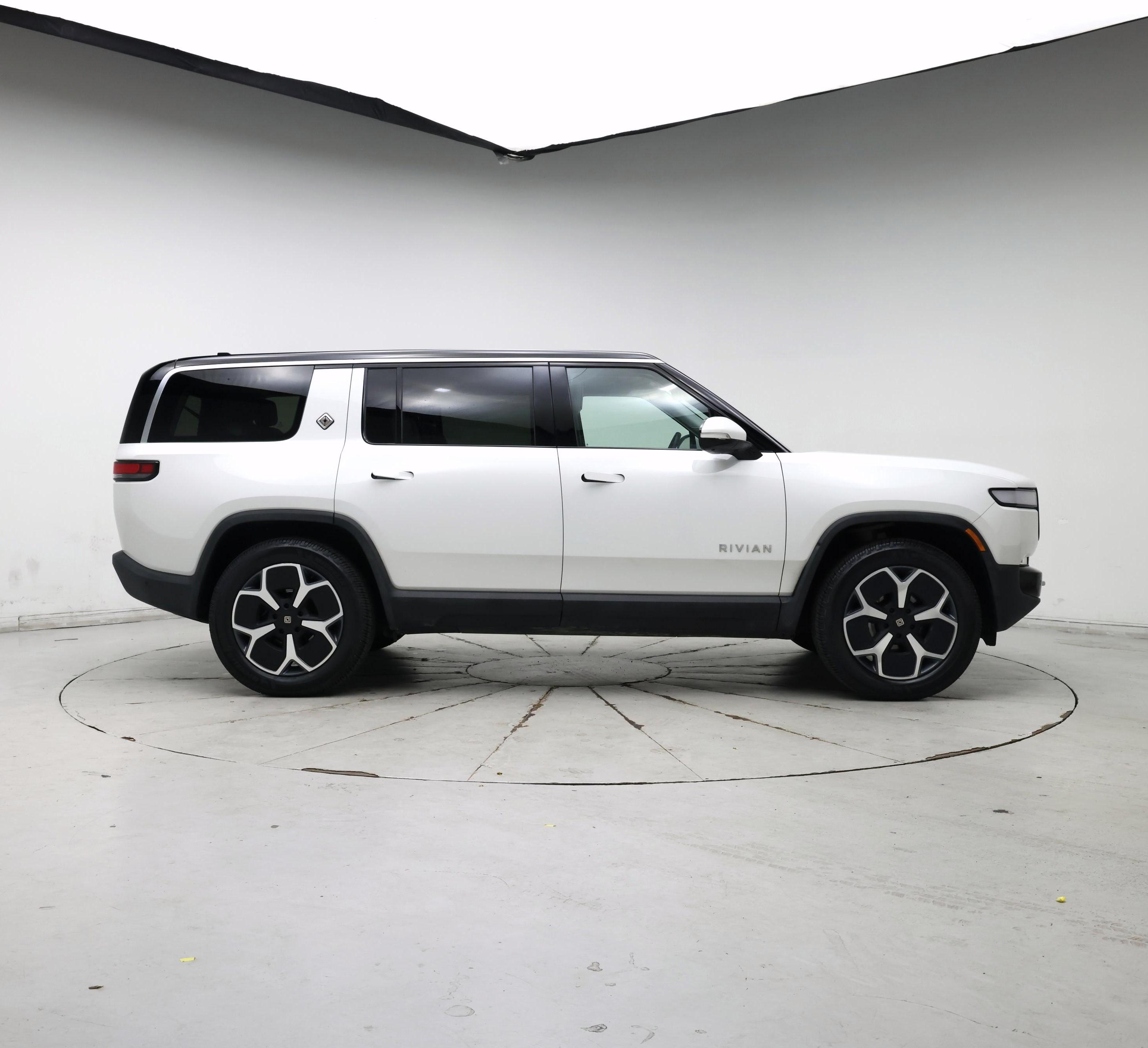 Thumbnail: 2023 Rivian R1S - 7