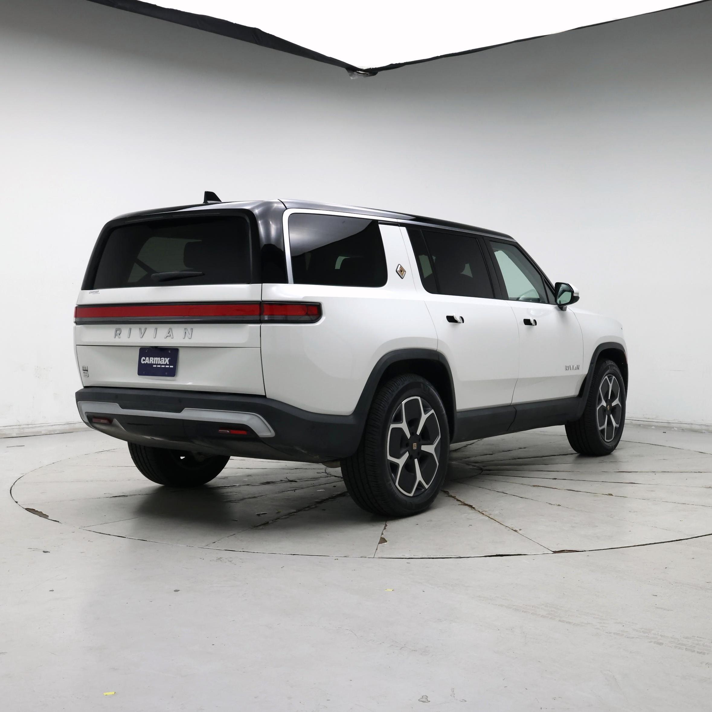 Thumbnail: 2023 Rivian R1S - 8