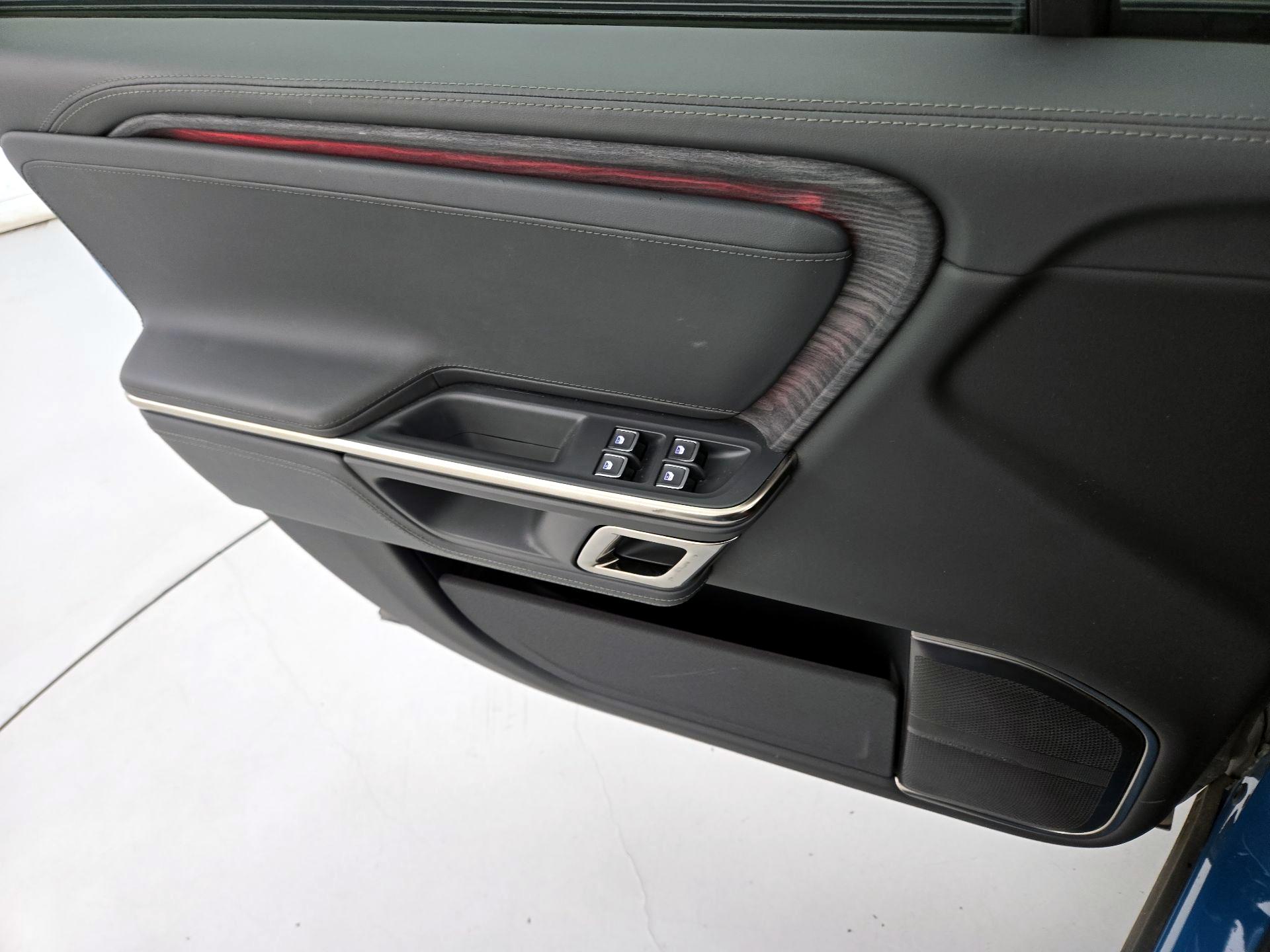 Thumbnail: 2022 Rivian R1S - 12