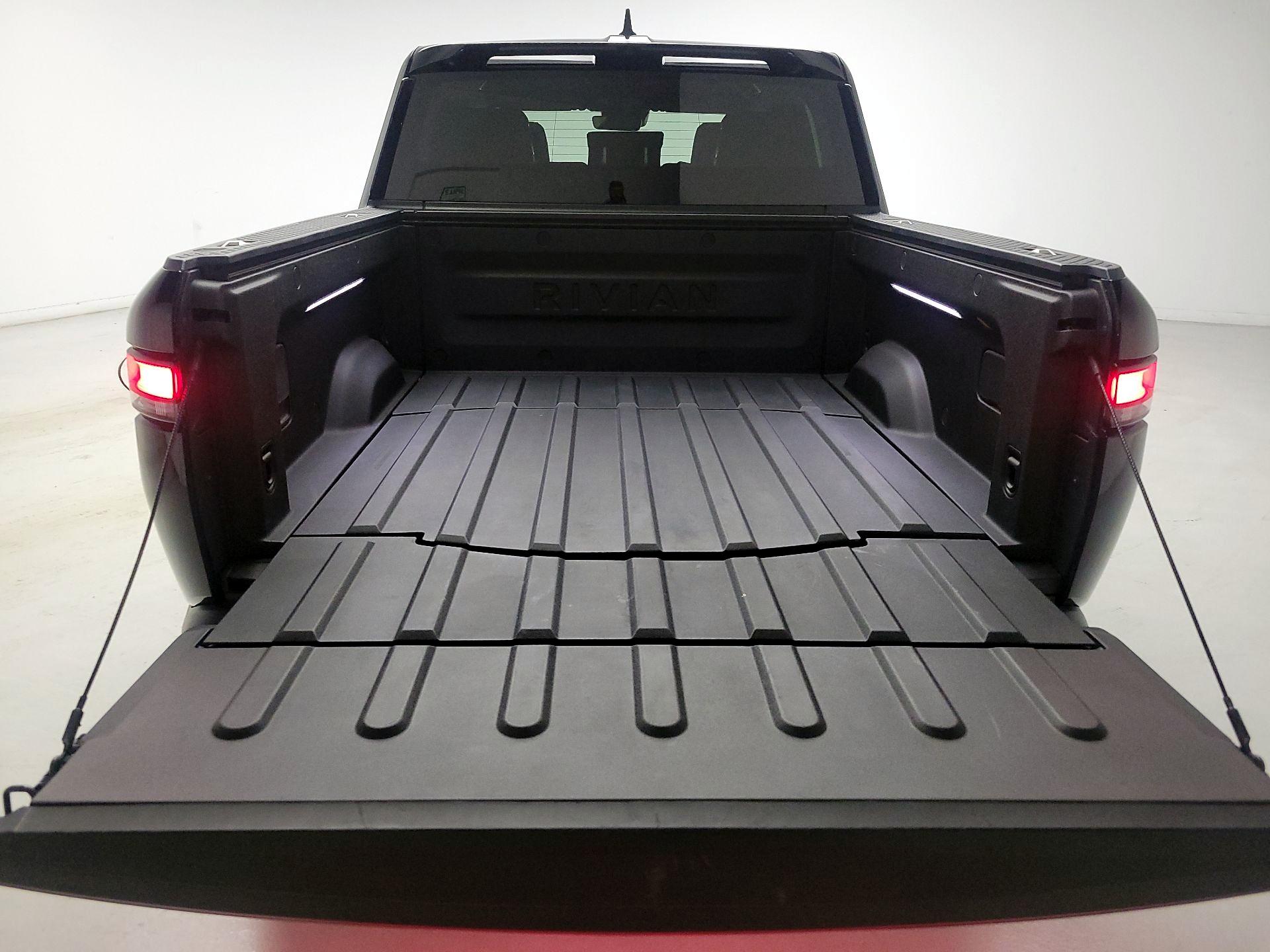 Thumbnail: 2022 Rivian R1T - 19