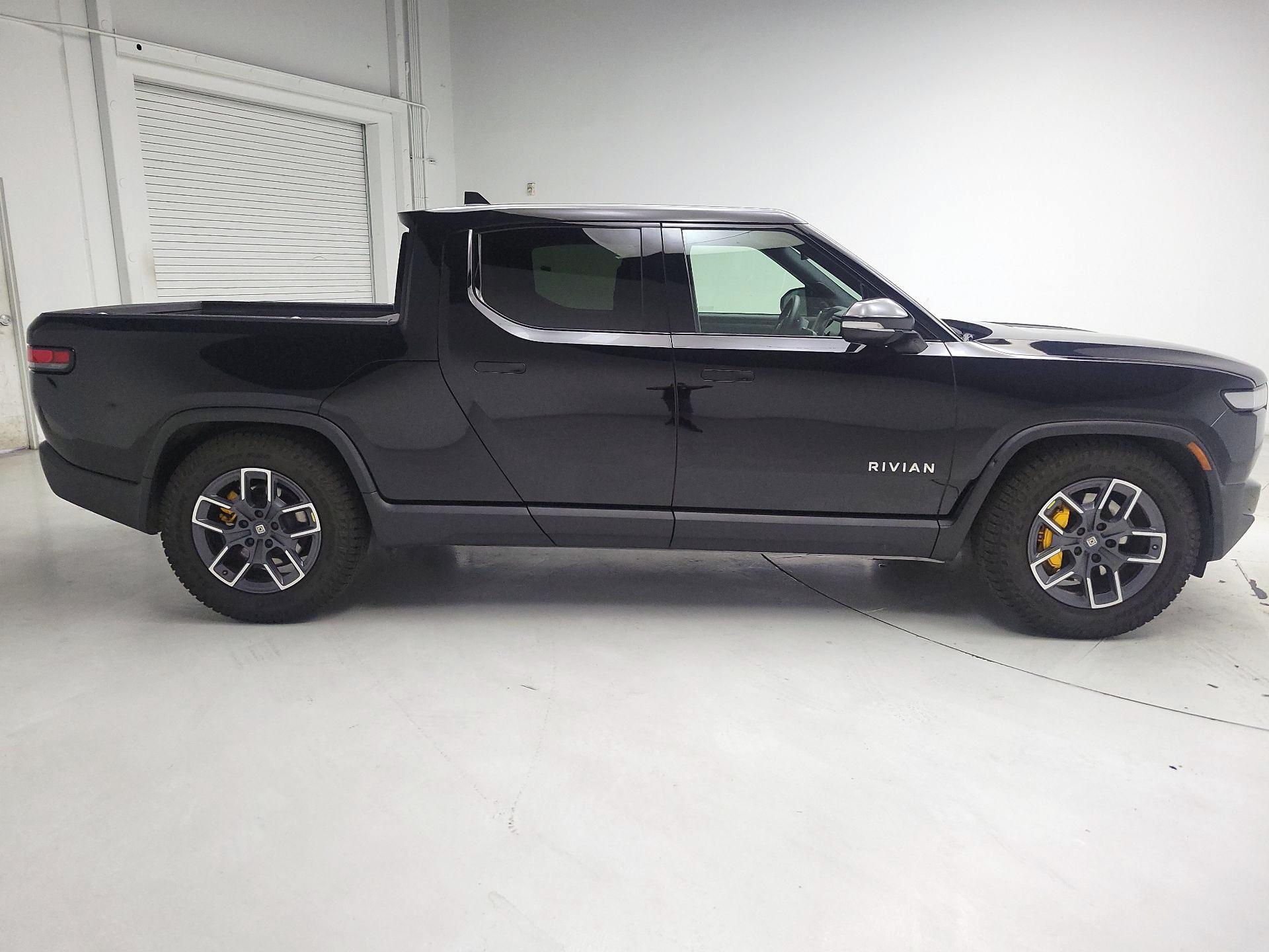 Thumbnail: 2022 Rivian R1T - 4