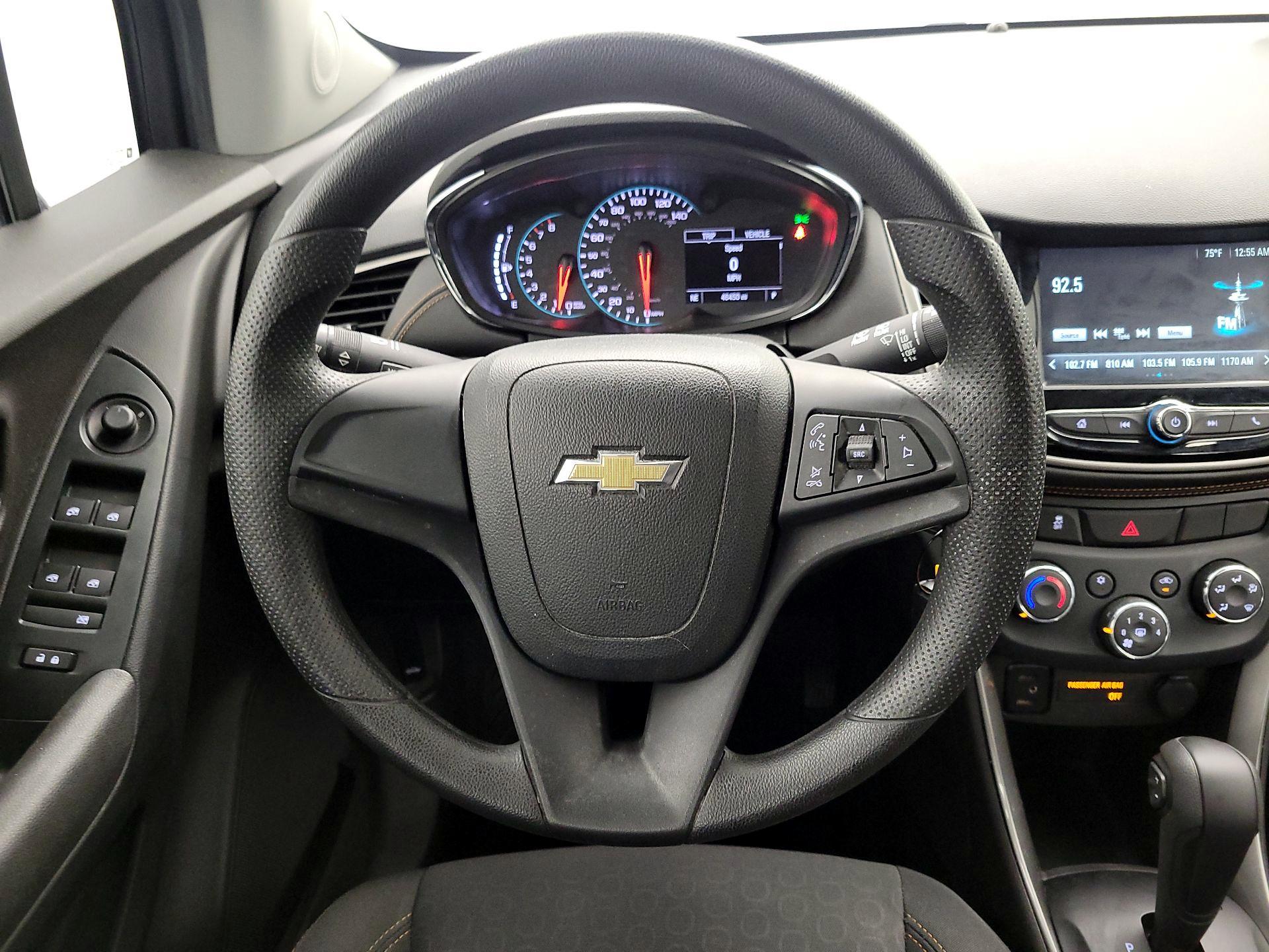 Thumbnail: 2017 Chevrolet Trax - 10