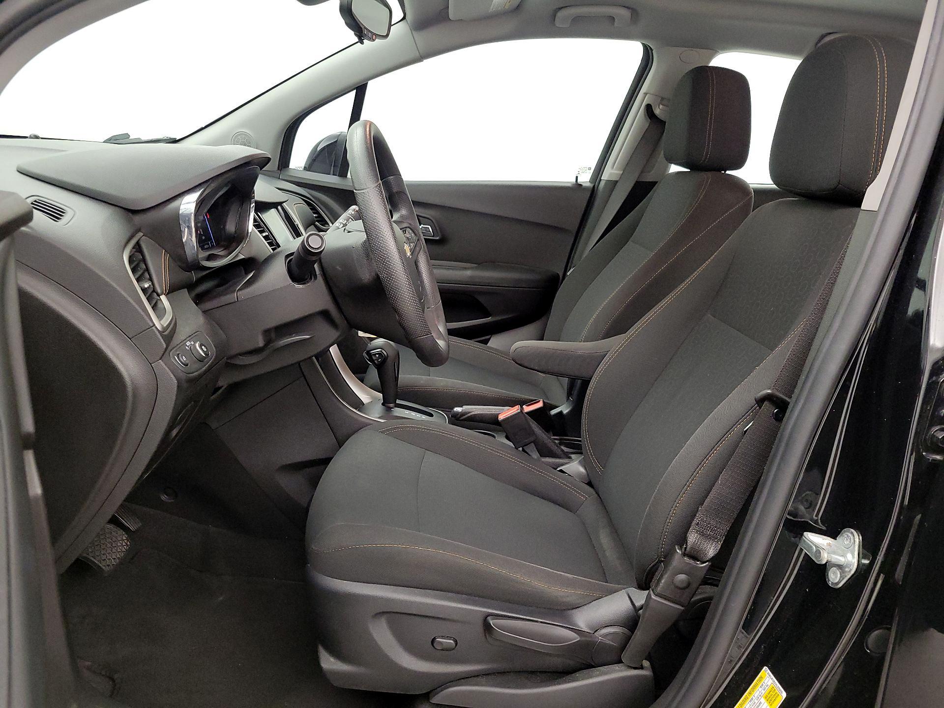 Thumbnail: 2017 Chevrolet Trax - 11