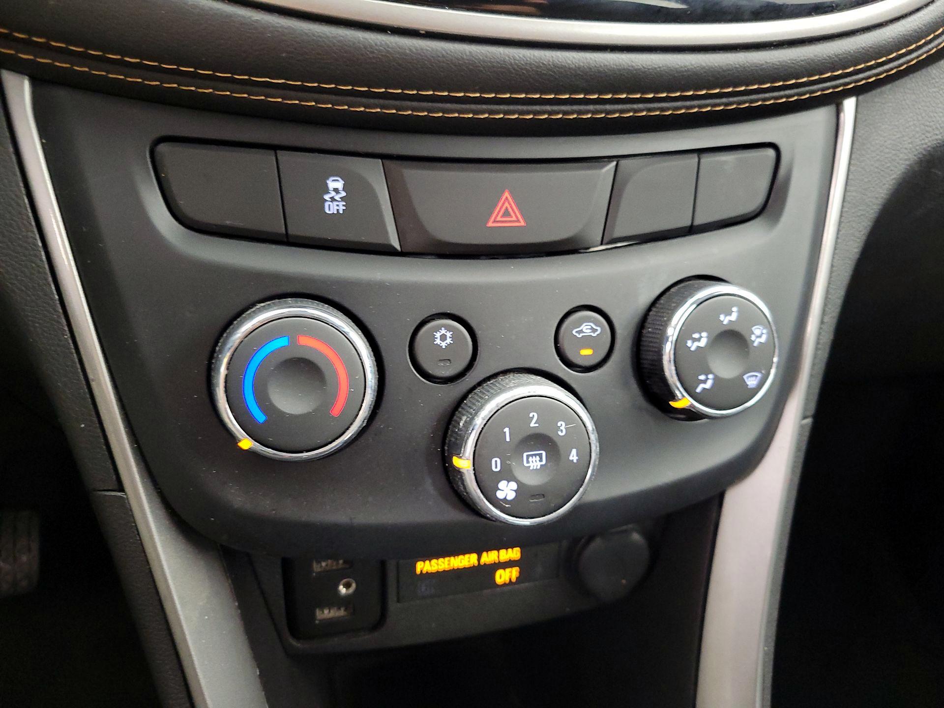 Thumbnail: 2017 Chevrolet Trax - 16