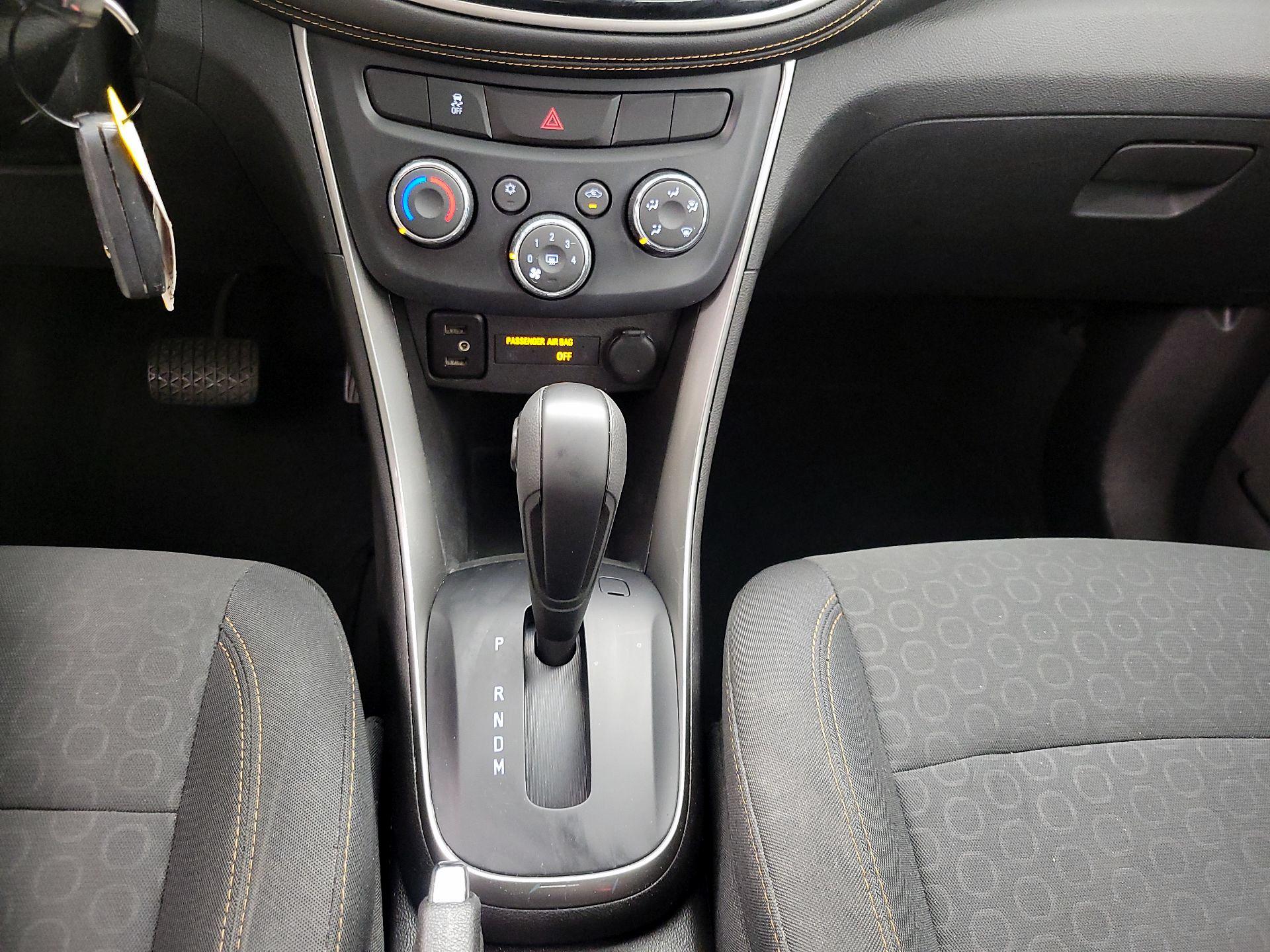 Thumbnail: 2017 Chevrolet Trax - 17