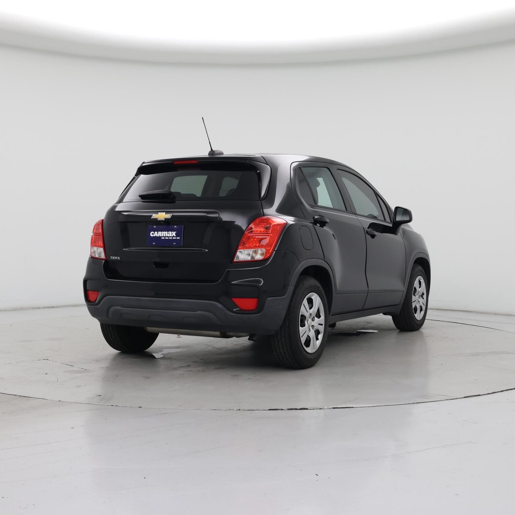 Thumbnail: 2017 Chevrolet Trax - 8