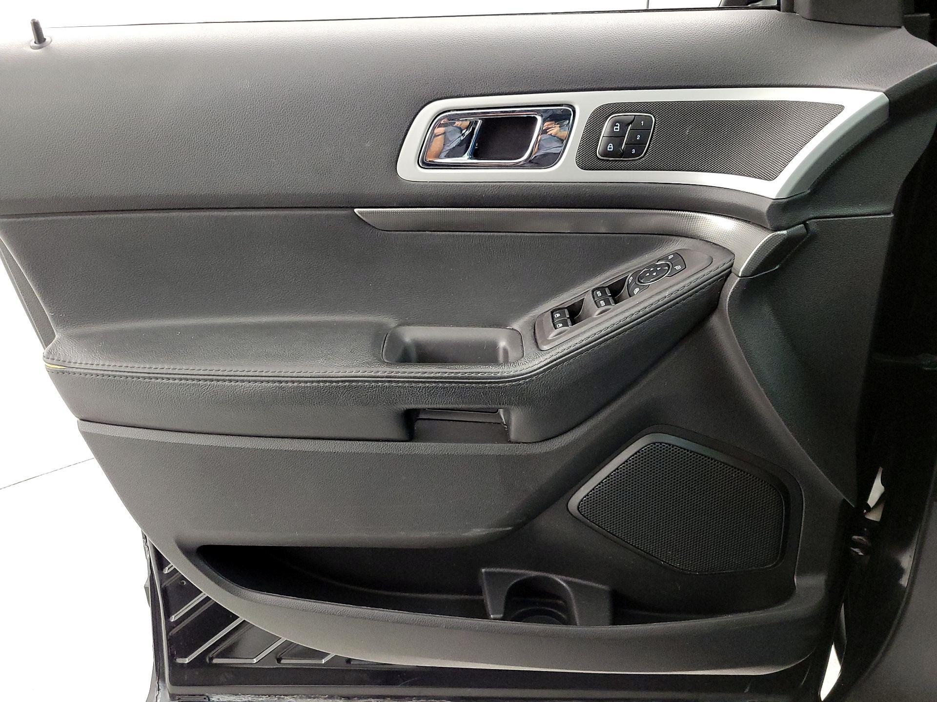 Thumbnail: 2013 Ford Explorer - 12