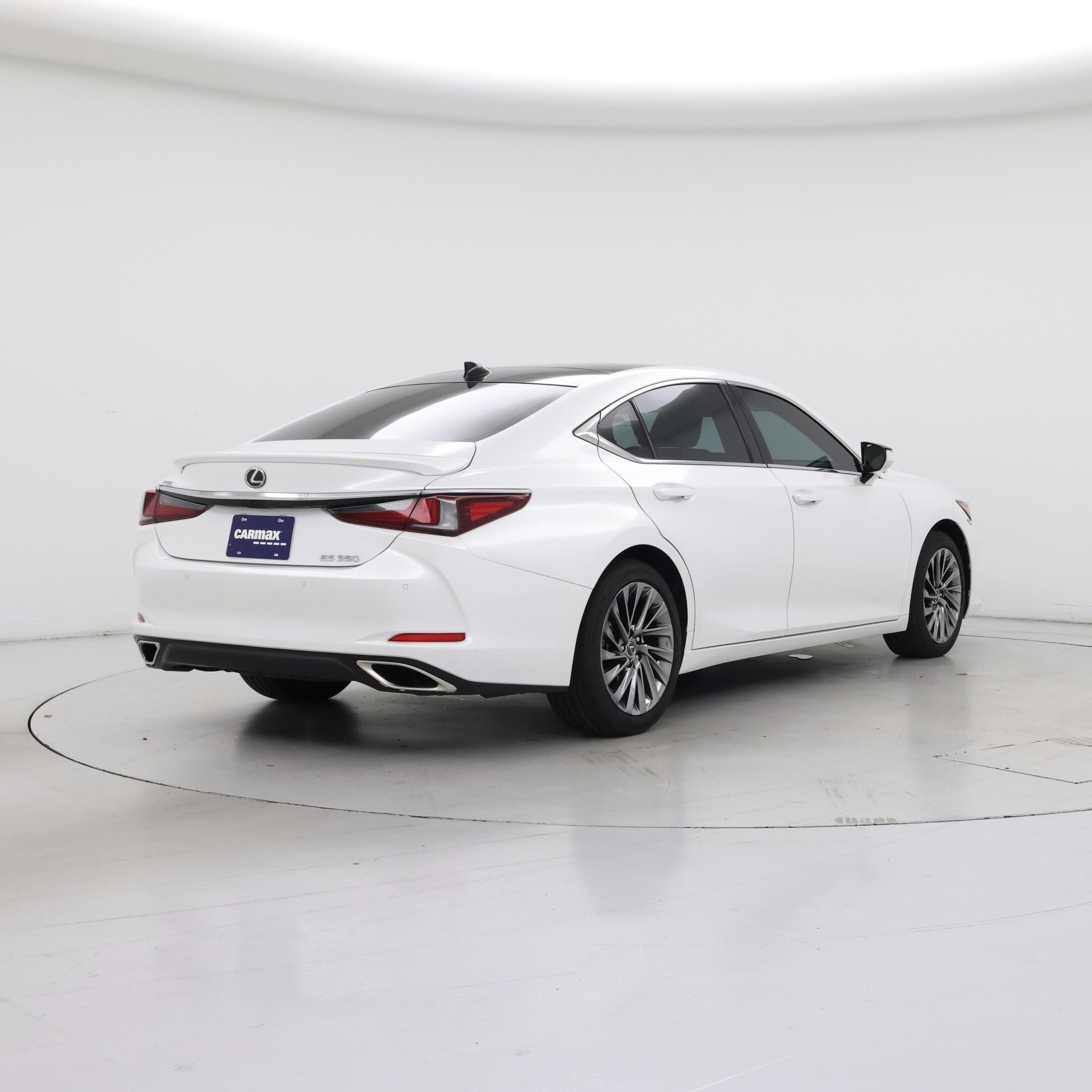 Thumbnail: 2024 Lexus ES - 8