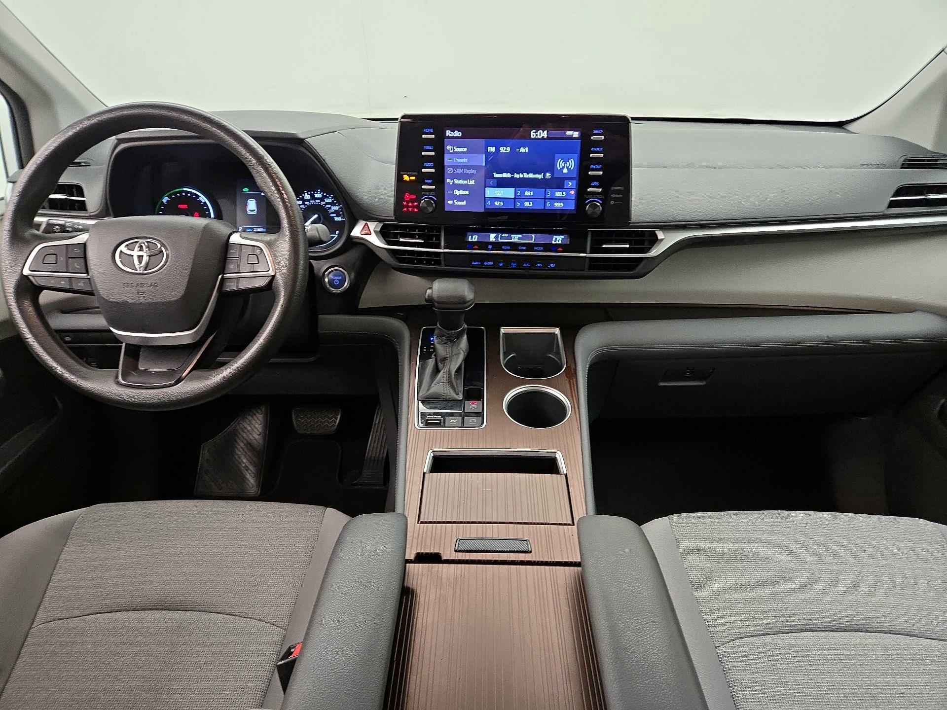 Thumbnail: 2021 Toyota Sienna - 9