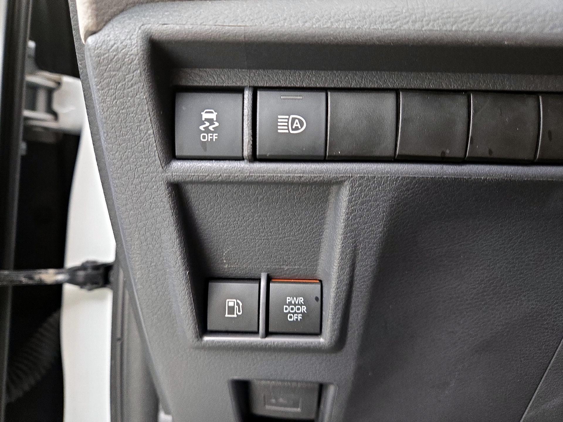 Thumbnail: 2021 Toyota Sienna - 13