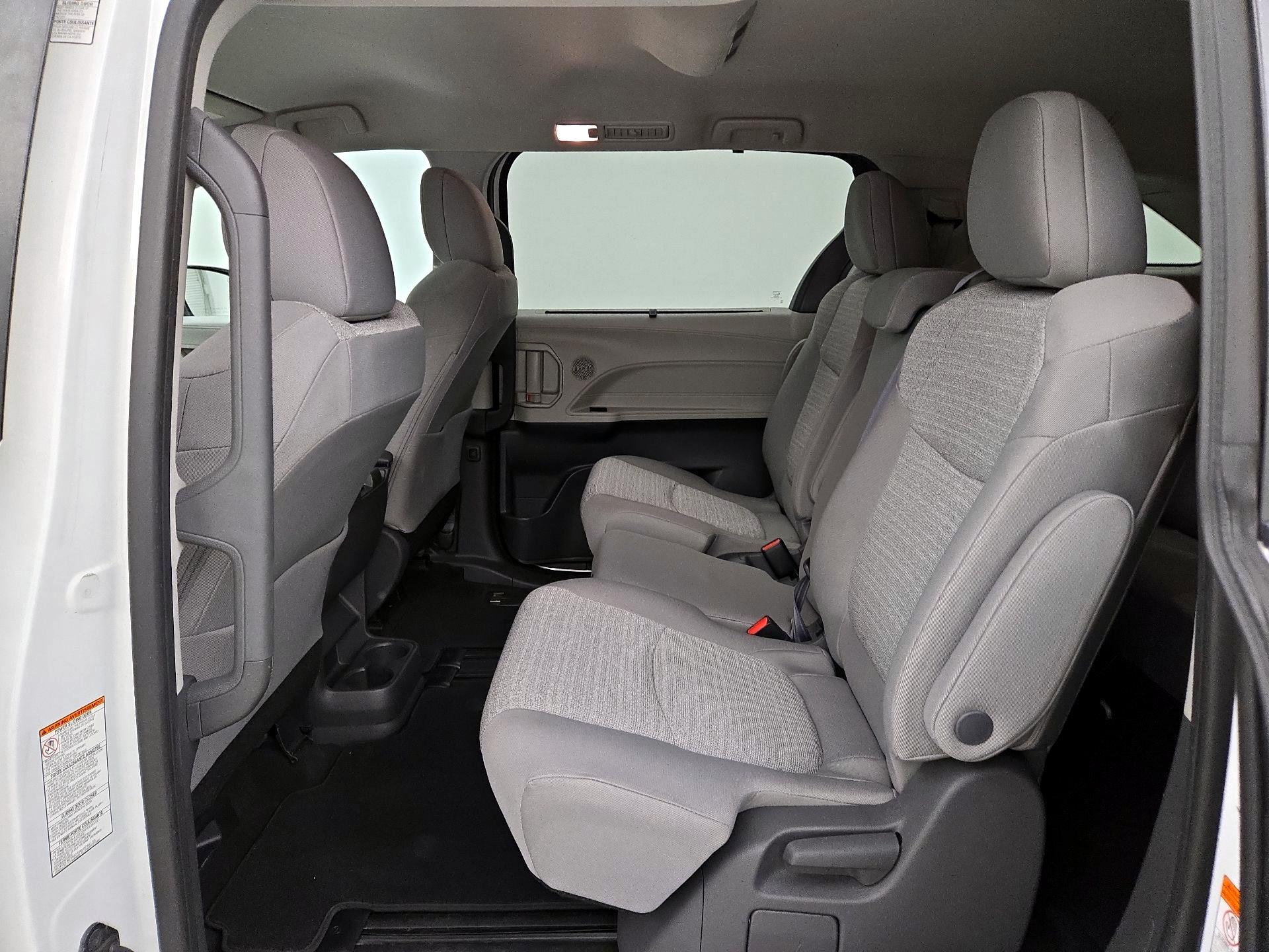 Thumbnail: 2021 Toyota Sienna - 19