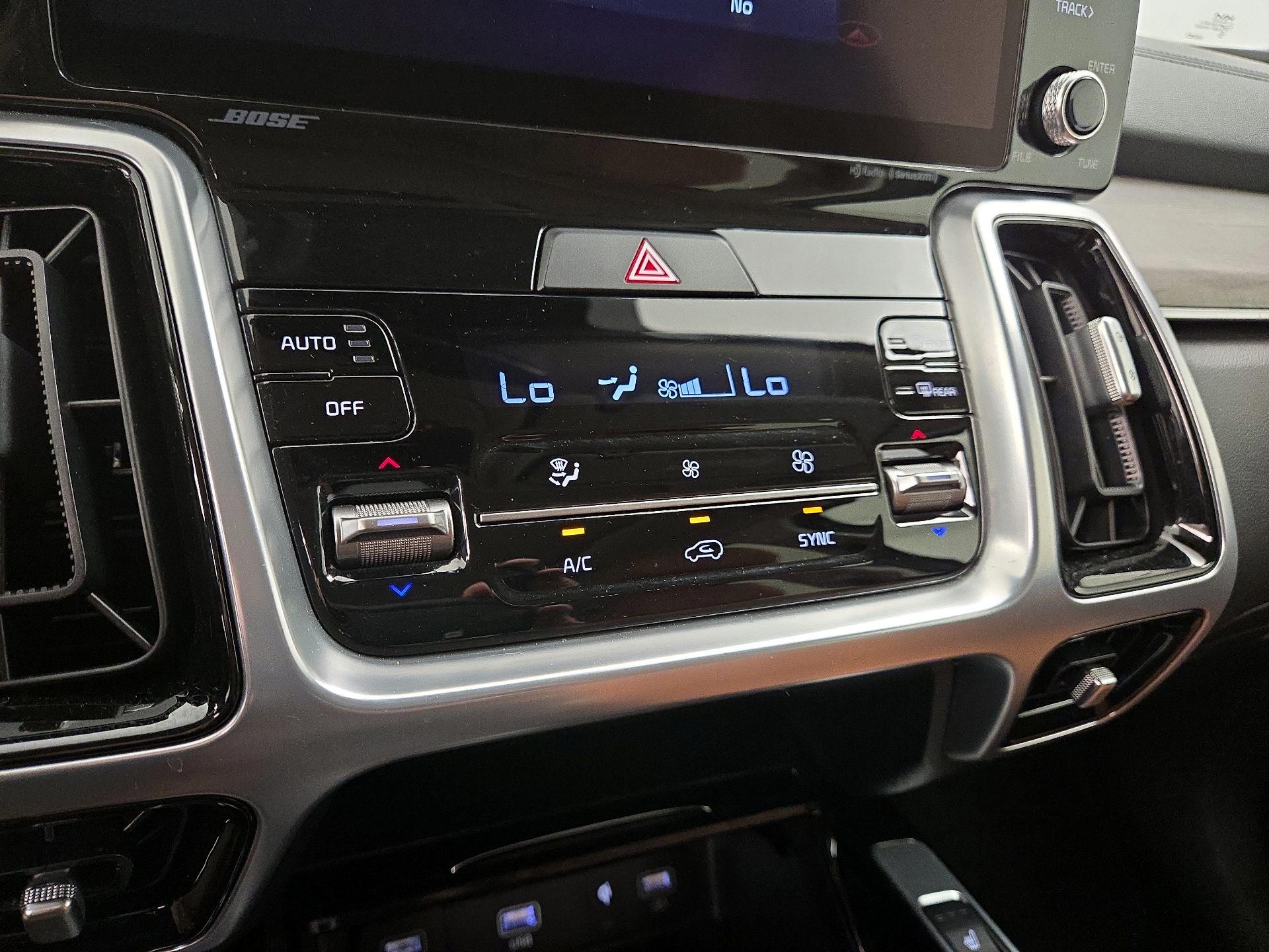 Thumbnail: 2022 Kia Sorento - 17