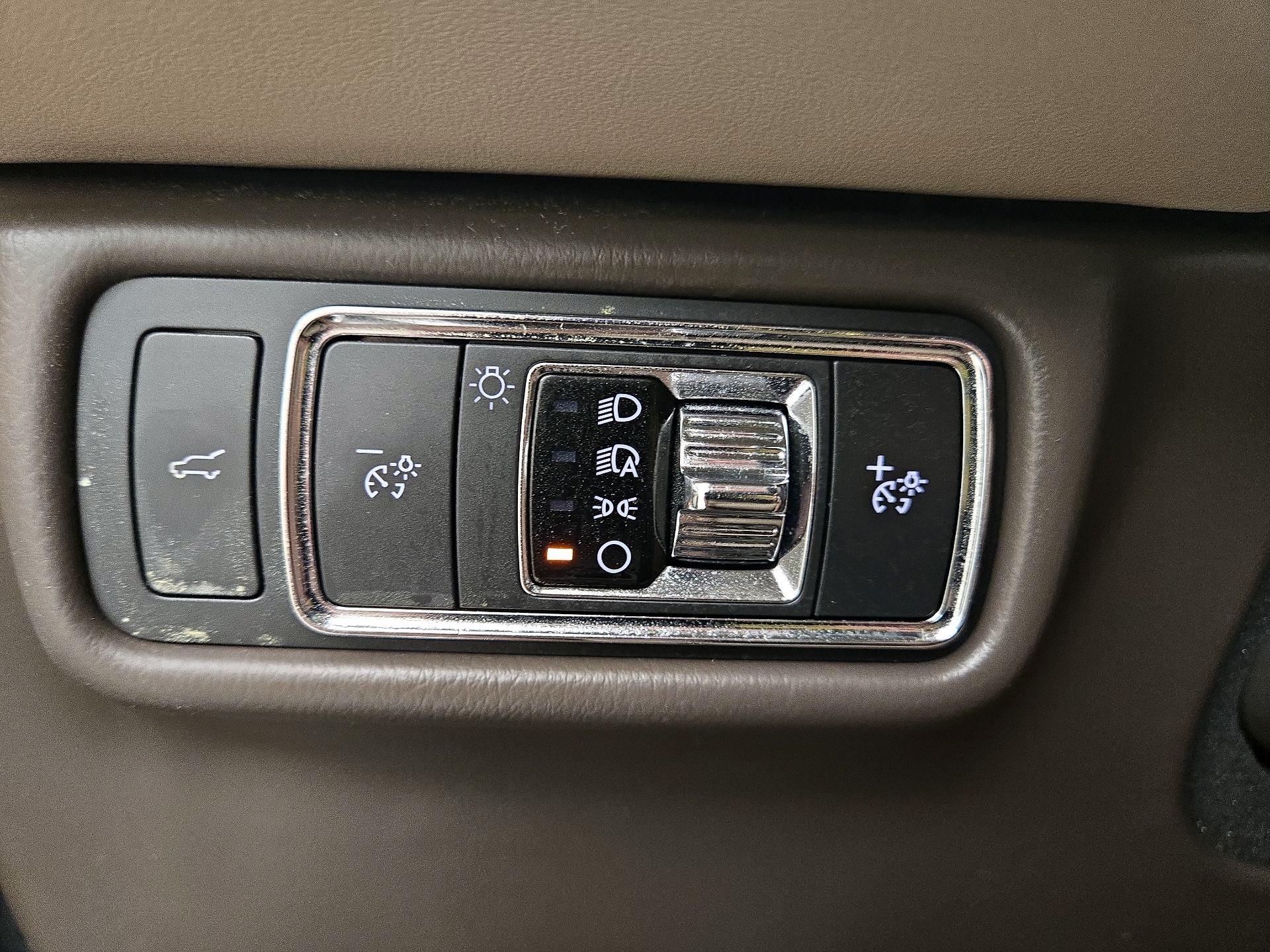 Thumbnail: 2022 Lincoln Aviator - 13