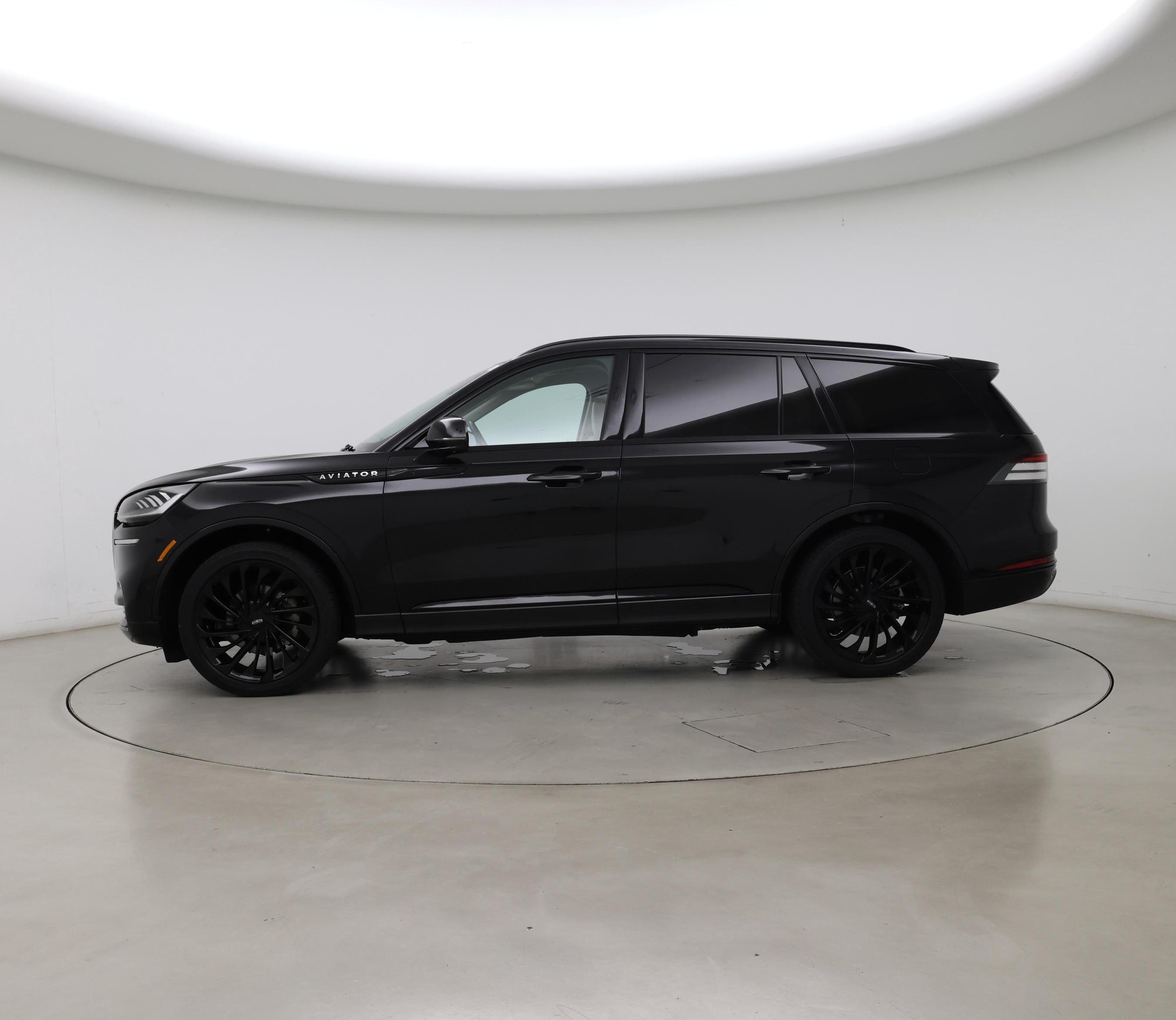 Thumbnail: 2022 Lincoln Aviator - 3