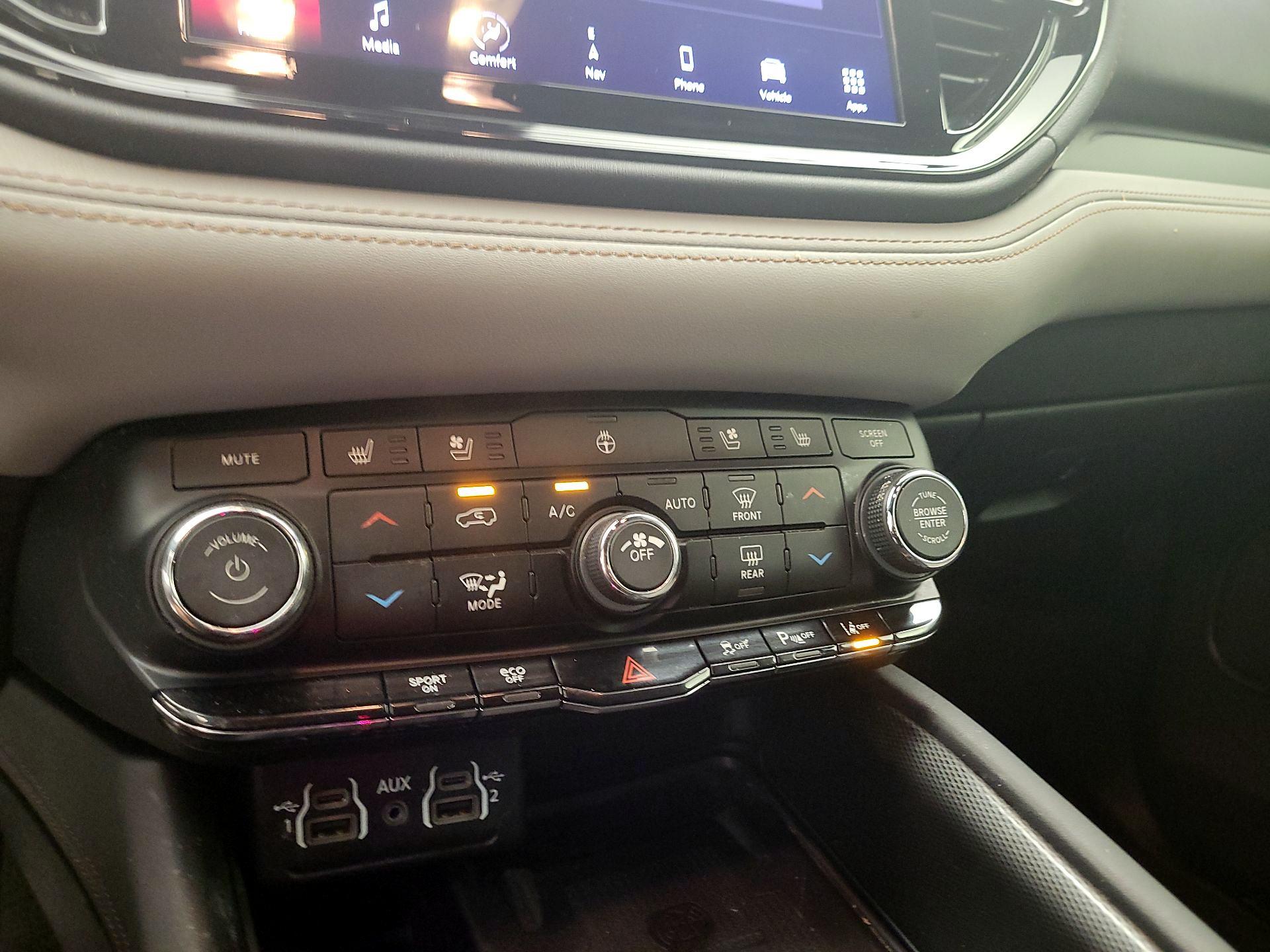 Thumbnail: 2022 Dodge Durango - 14