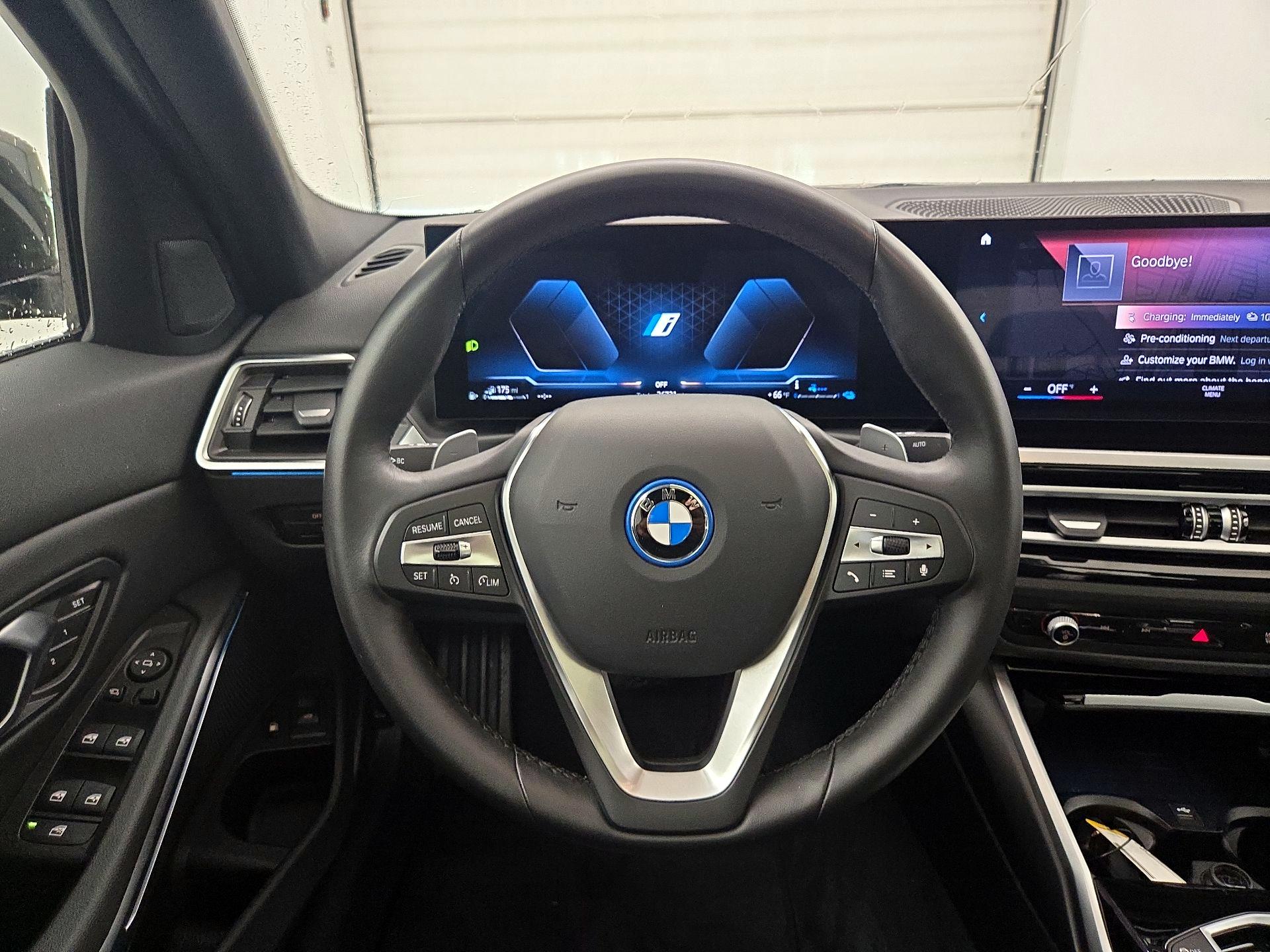 Thumbnail: 2024 BMW 3 Series - 10