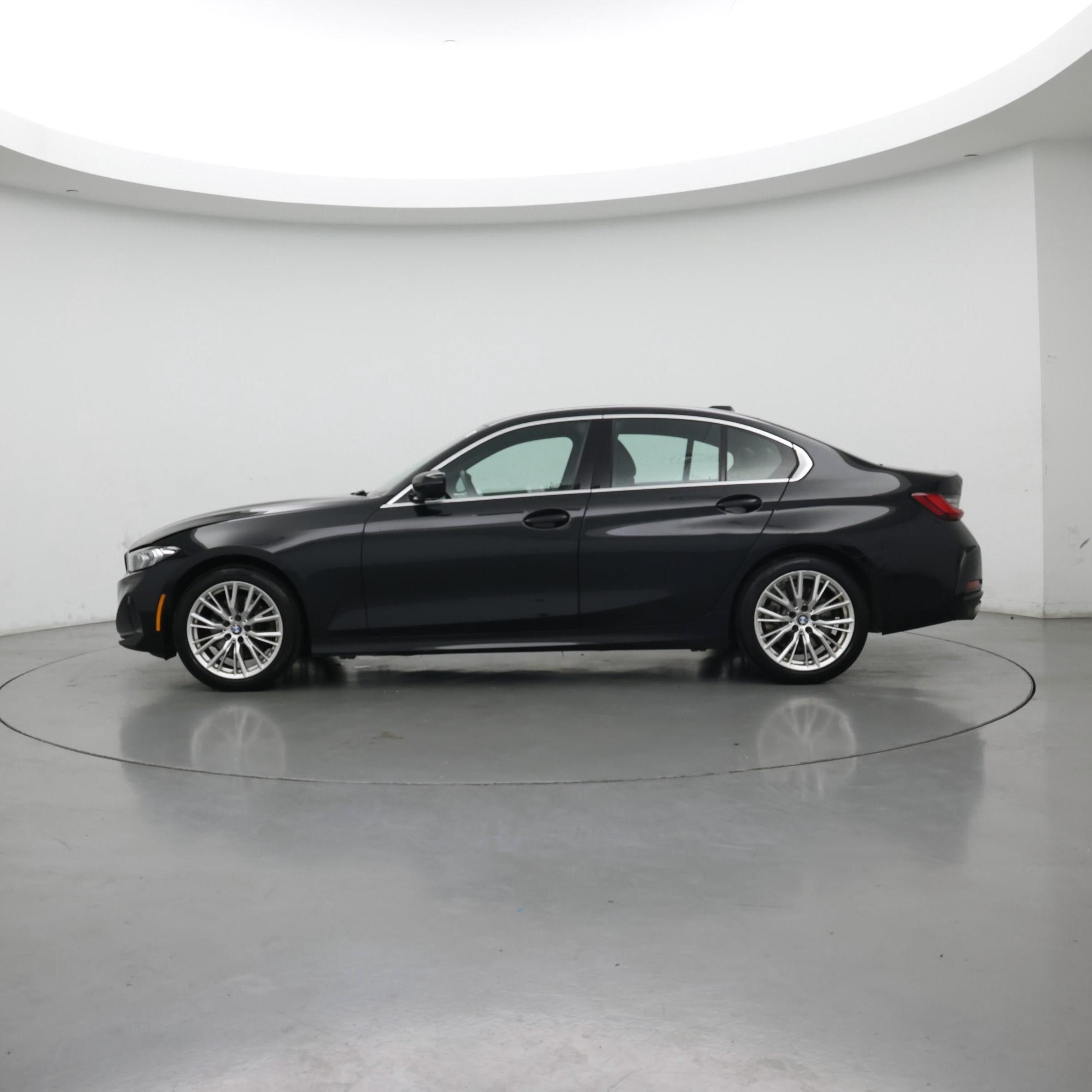 Thumbnail: 2024 BMW 3 Series - 3
