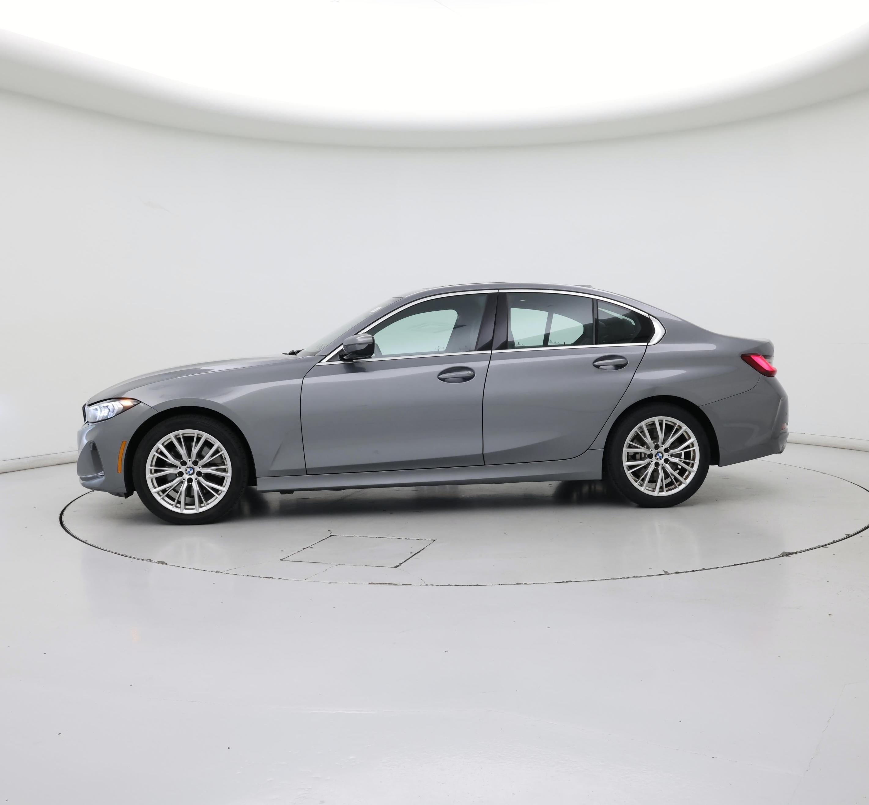 Thumbnail: 2024 BMW 3 Series - 3