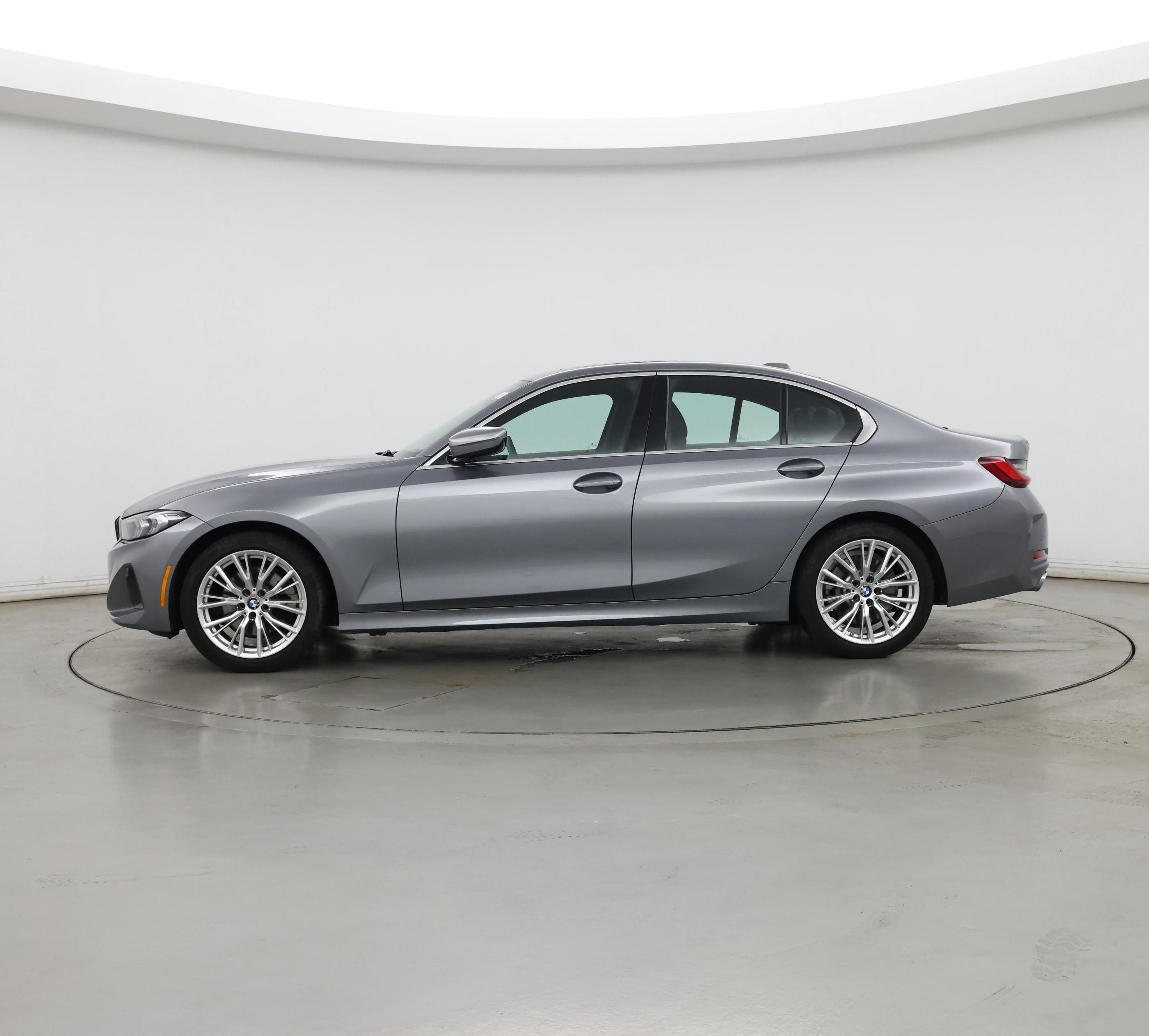 Thumbnail: 2024 BMW 3 Series - 3