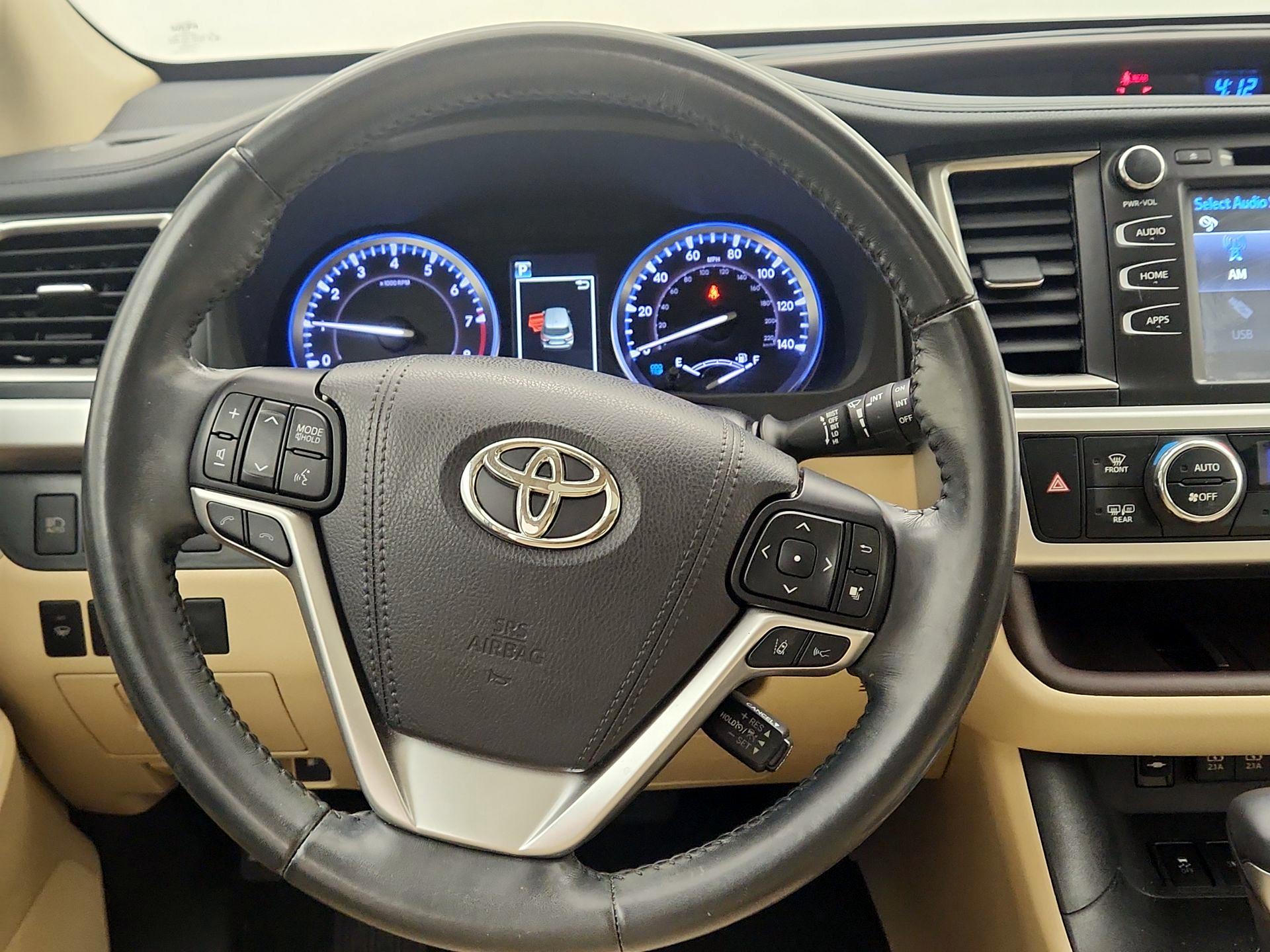 Thumbnail: 2019 Toyota Highlander - 10