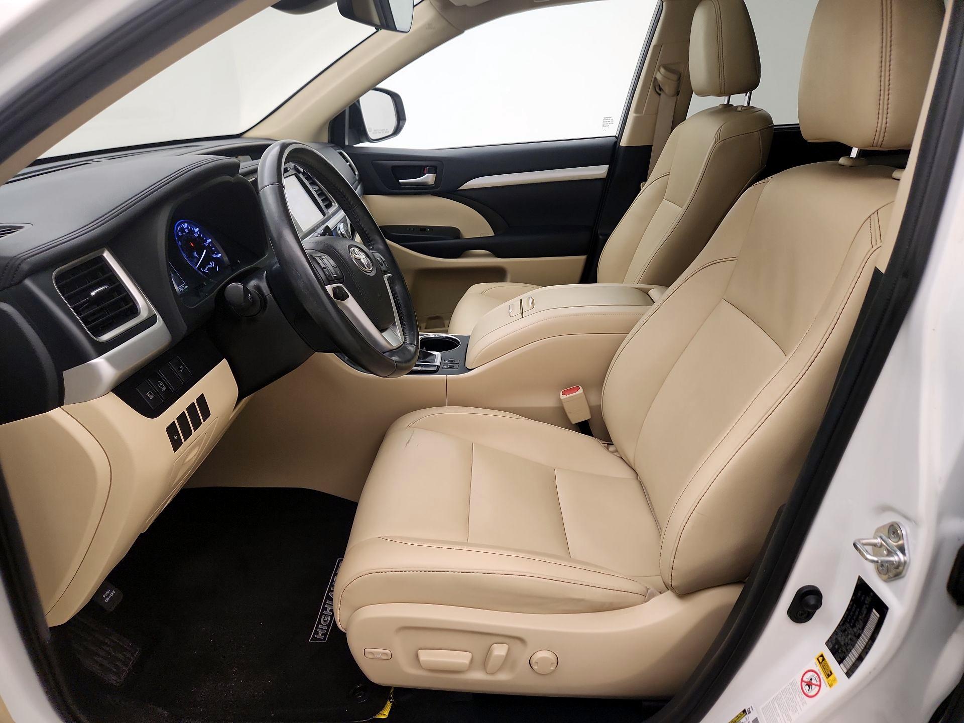Thumbnail: 2019 Toyota Highlander - 11