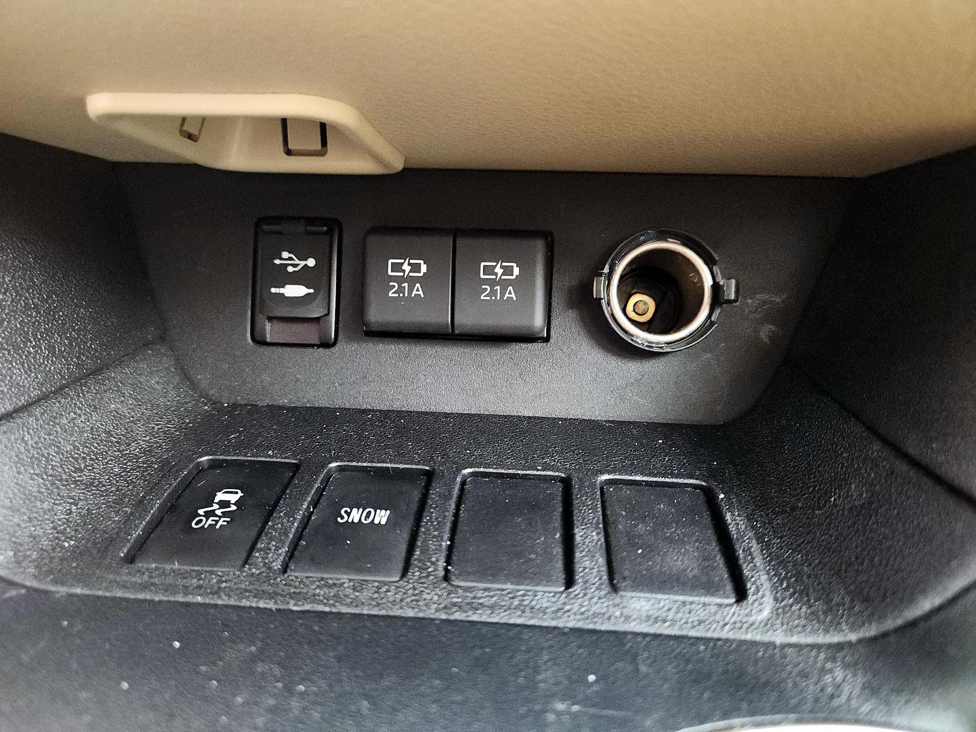 Thumbnail: 2019 Toyota Highlander - 18