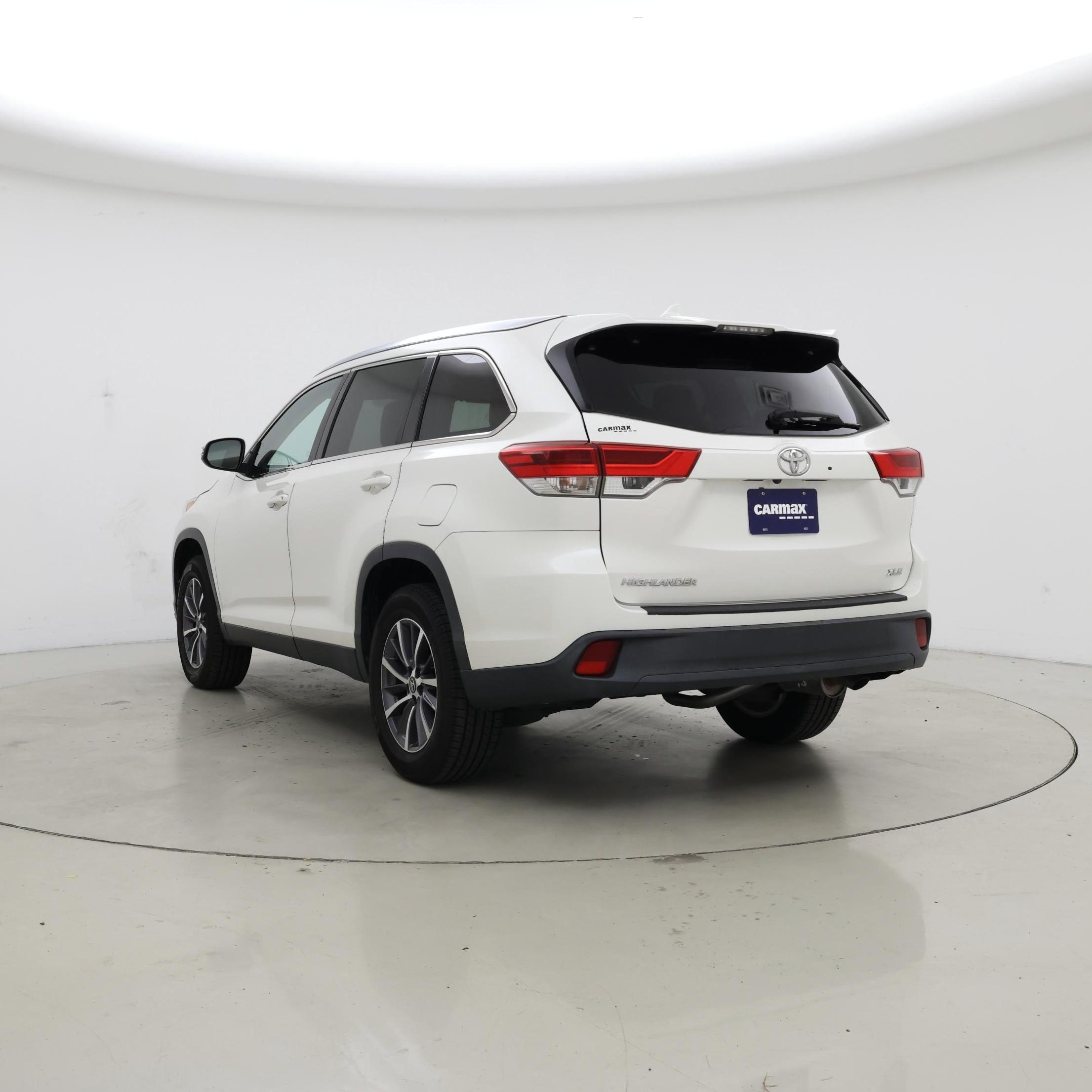Thumbnail: 2019 Toyota Highlander - 2