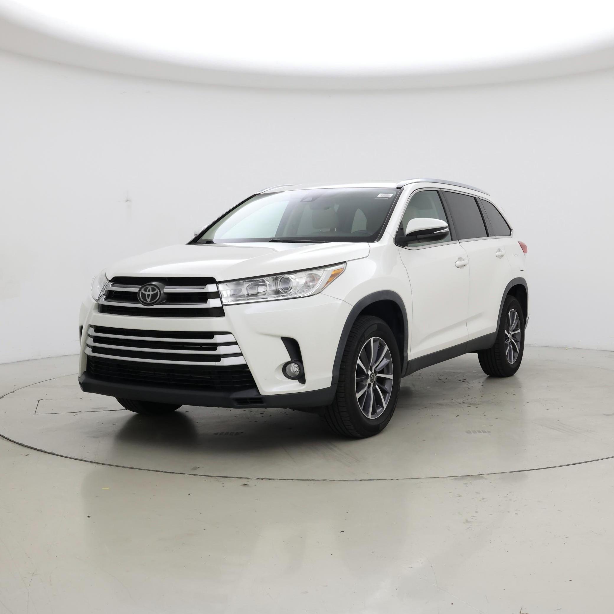 Thumbnail: 2019 Toyota Highlander - 4