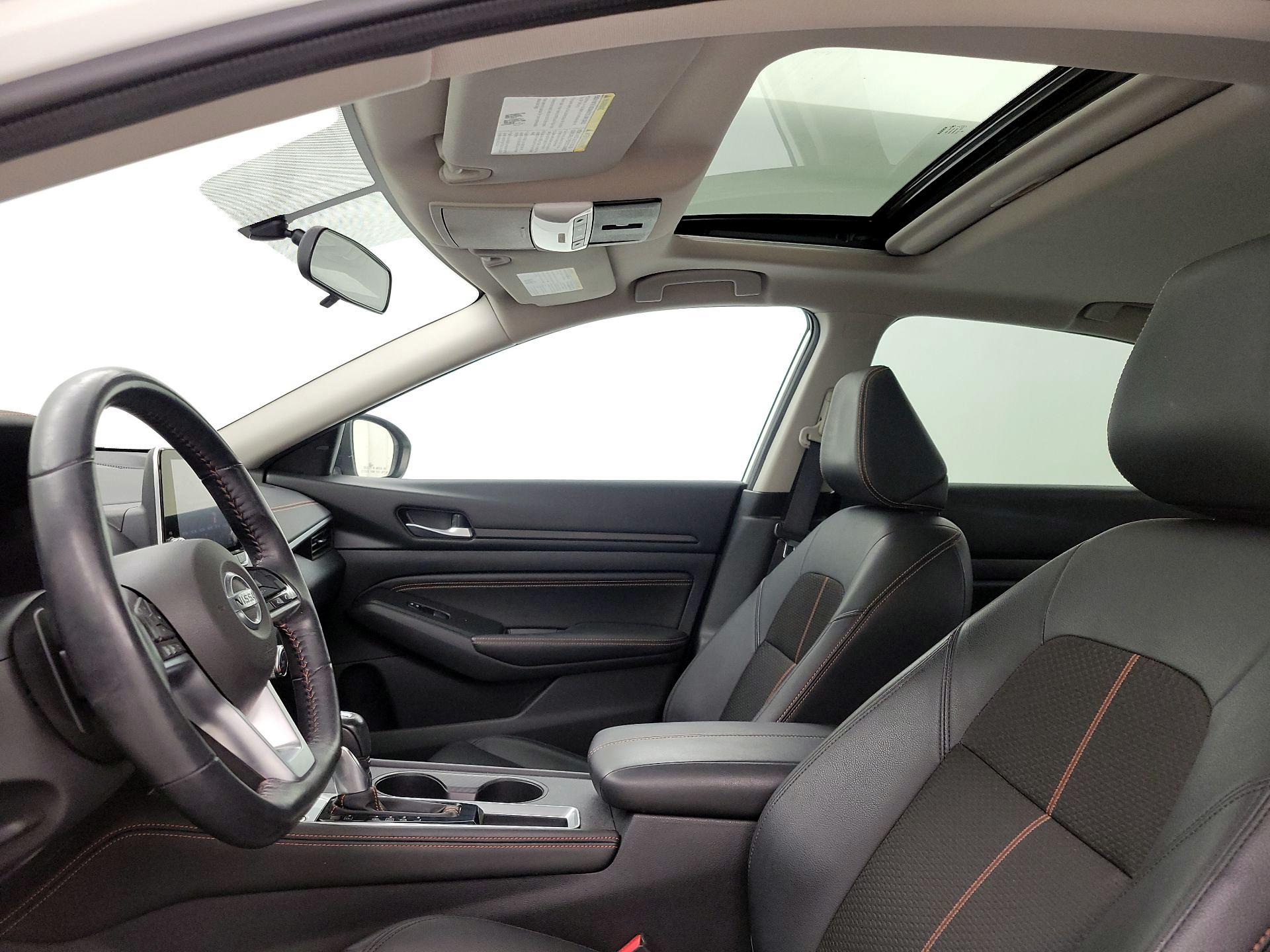 Thumbnail: 2019 Nissan Altima - 19