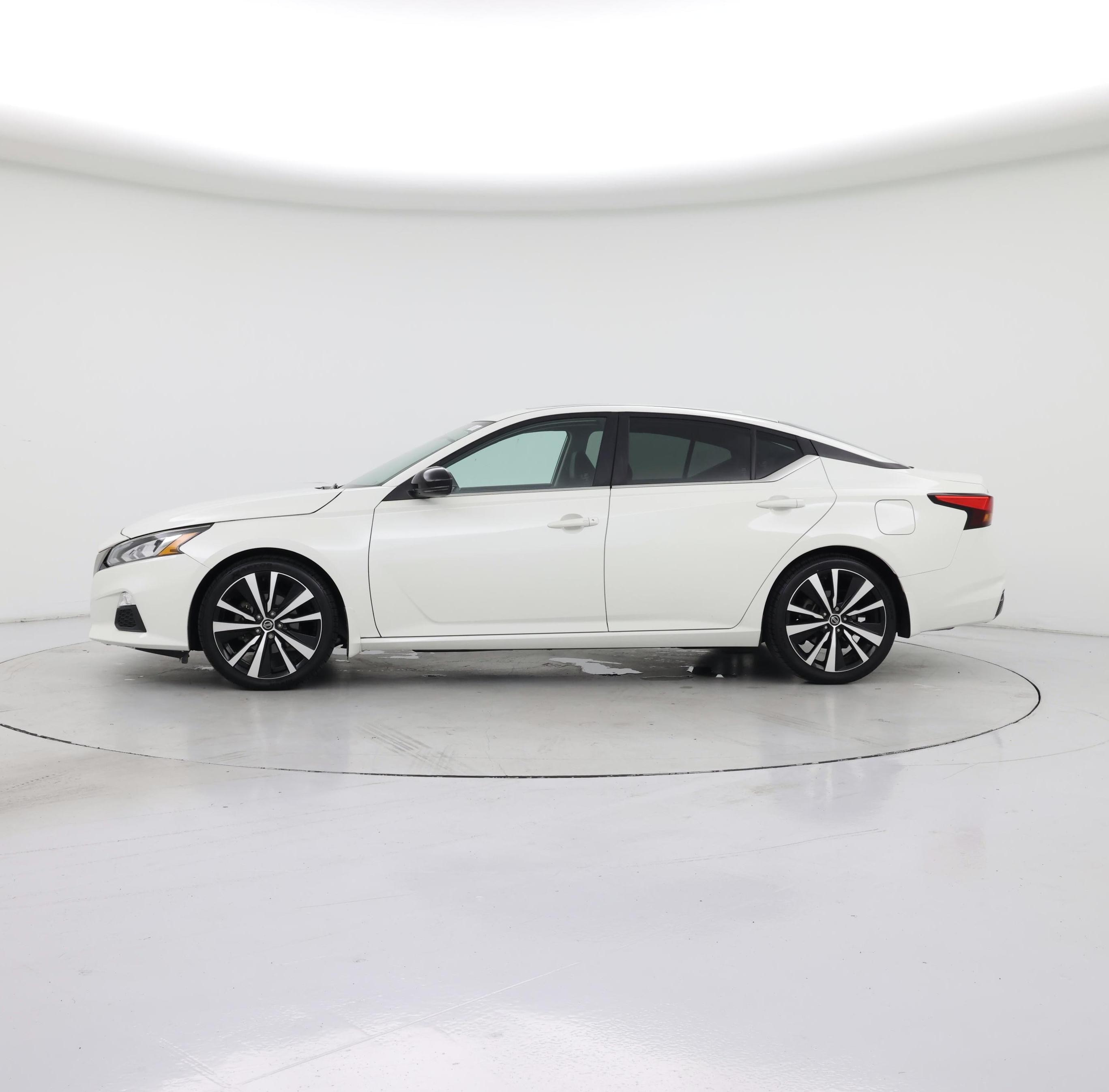 Thumbnail: 2019 Nissan Altima - 3