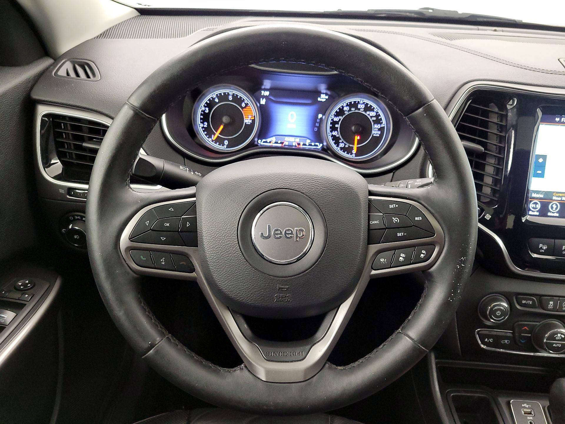 Thumbnail: 2019 Jeep Cherokee - 10