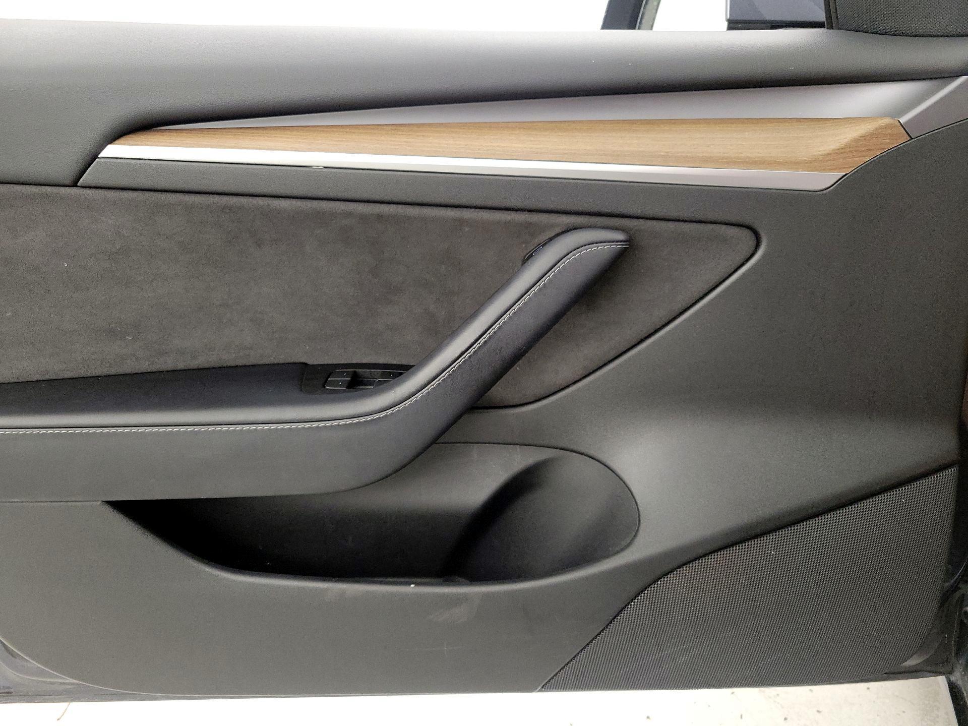 Thumbnail: 2023 Tesla Model 3 - 12