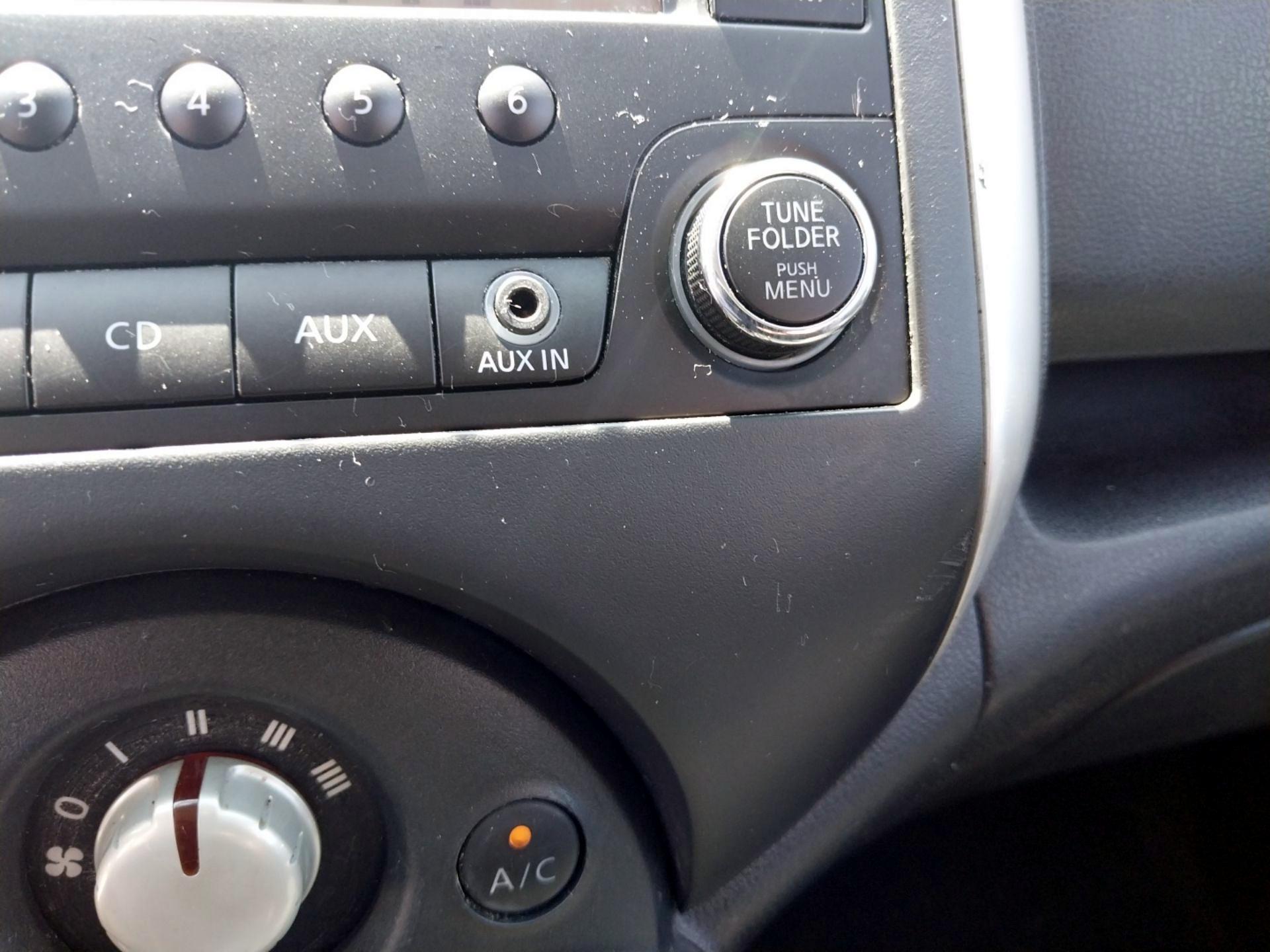 Thumbnail: 2014 Nissan Versa Note - 15