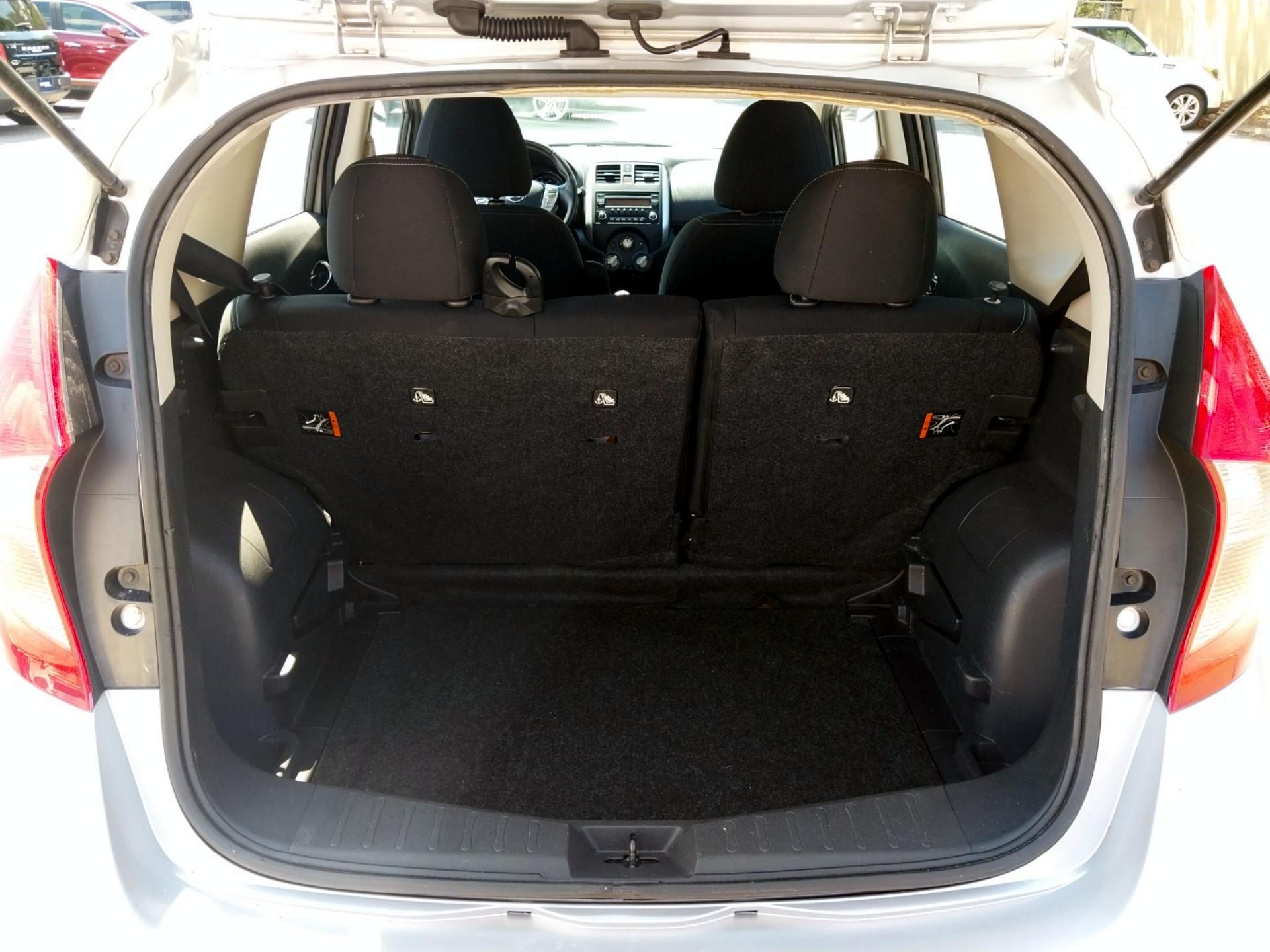 Thumbnail: 2014 Nissan Versa Note - 17