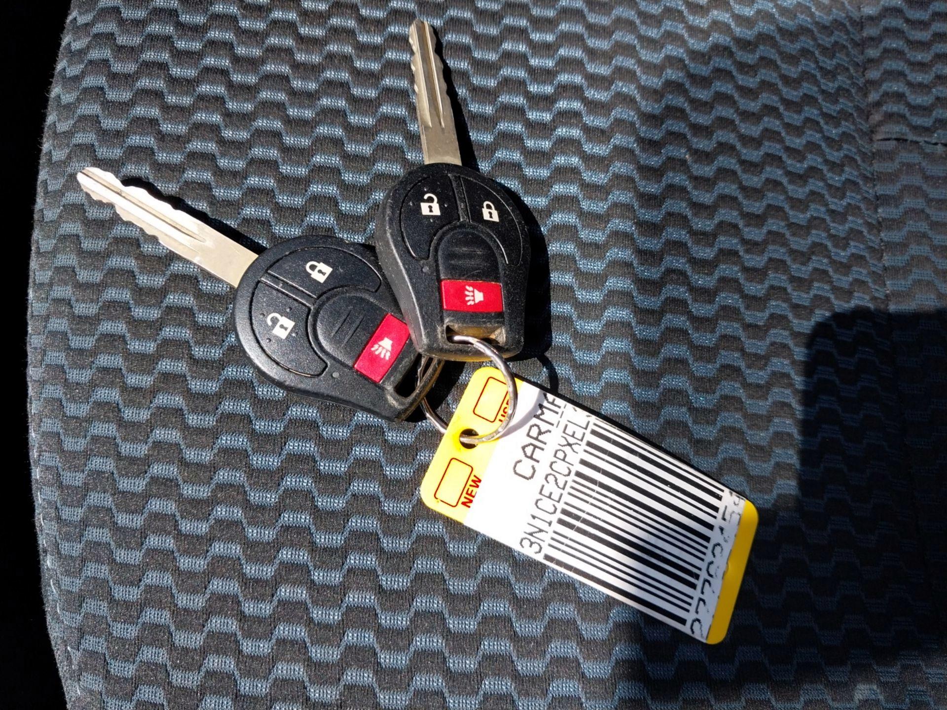 Thumbnail: 2014 Nissan Versa Note - 19
