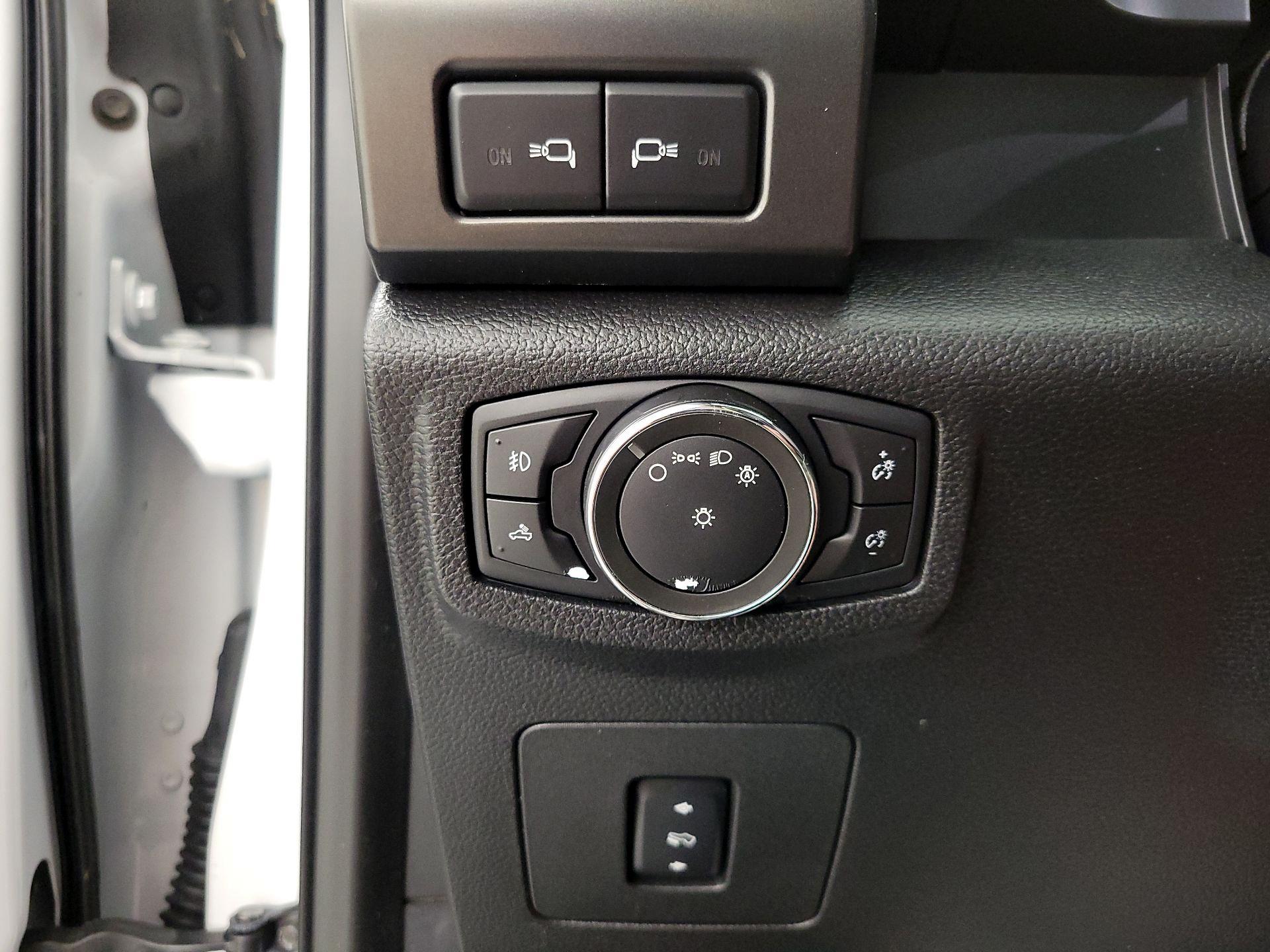 Thumbnail: 2016 Ford F-150 - 13