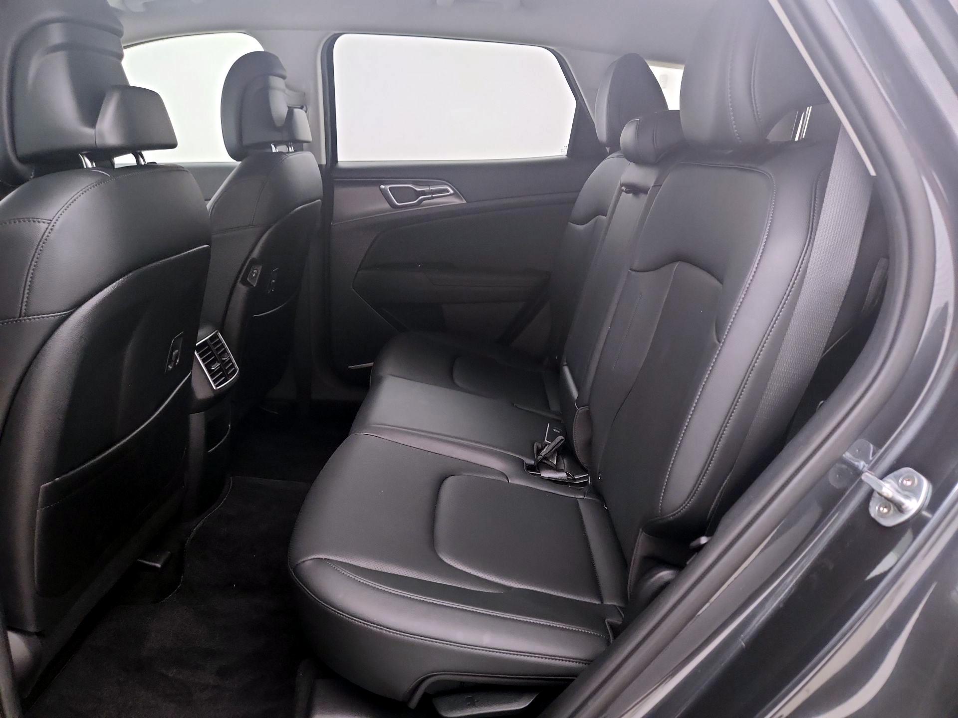 Thumbnail: 2023 Kia Sportage - 20
